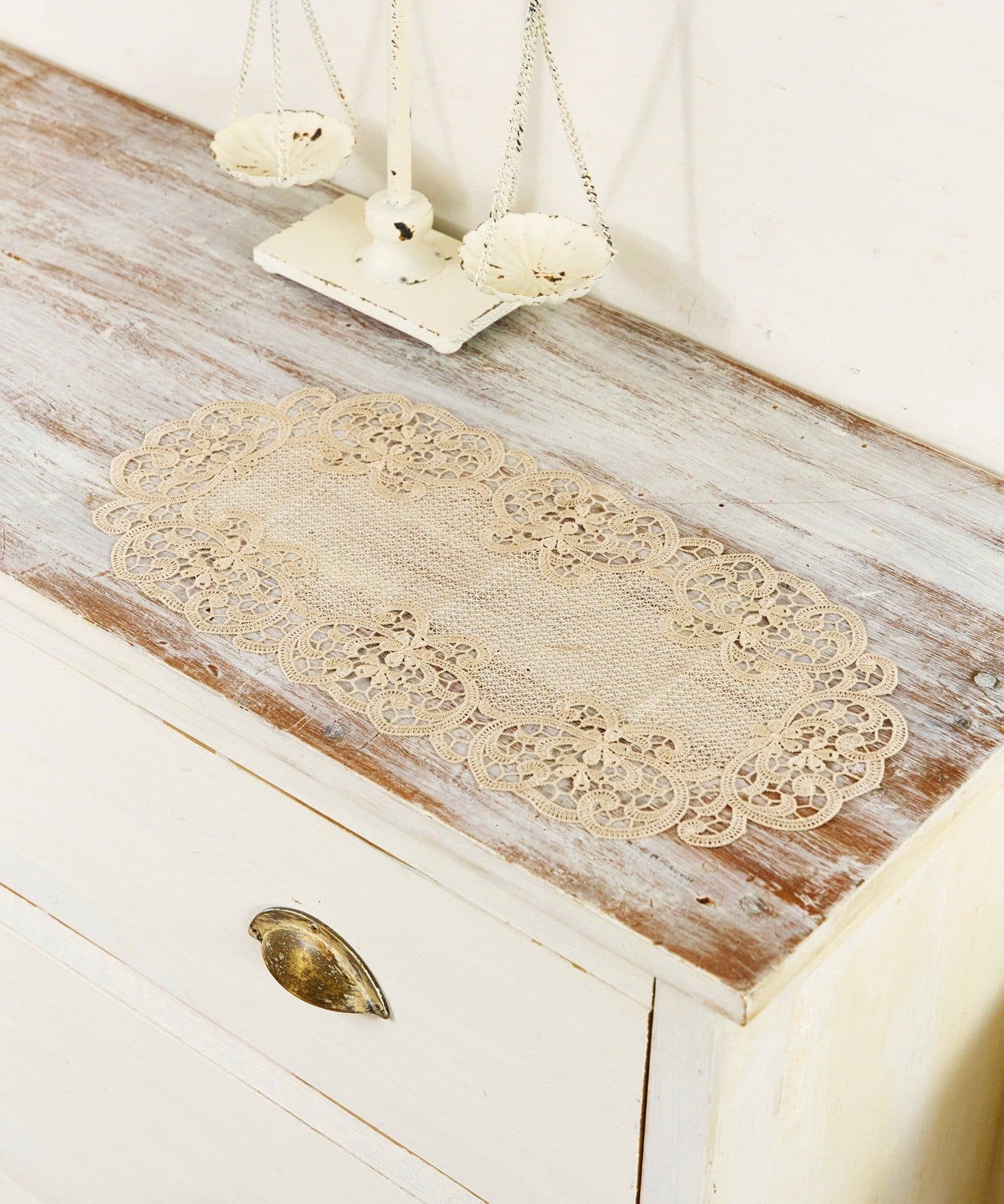 salut!(サリュ) レースドイリーオーバル：48cm／choupinet