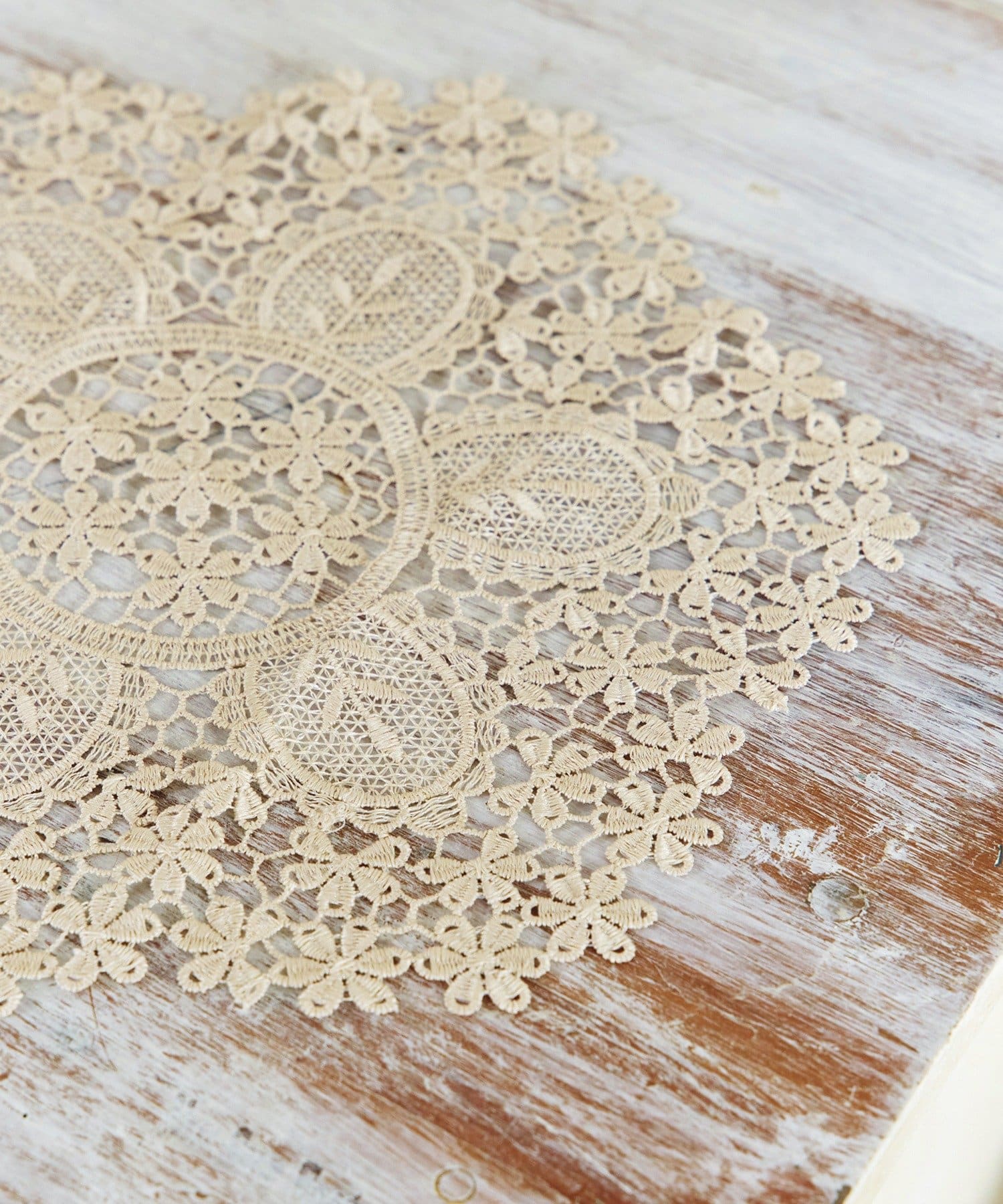 salut!(サリュ) レースドイリーリーフ：30cm／choupinet