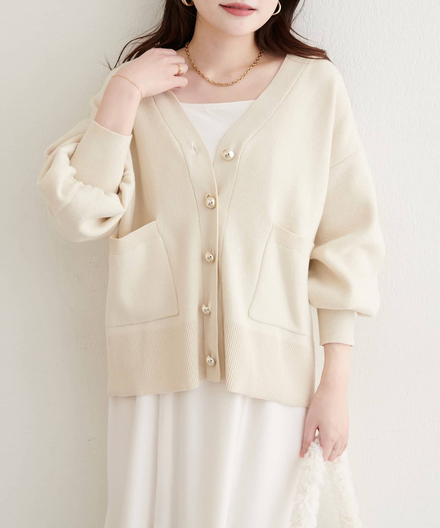 natural couture(ナチュラルクチュール) 【WEB限定】ぷっくり金ボタンミドルカーデ