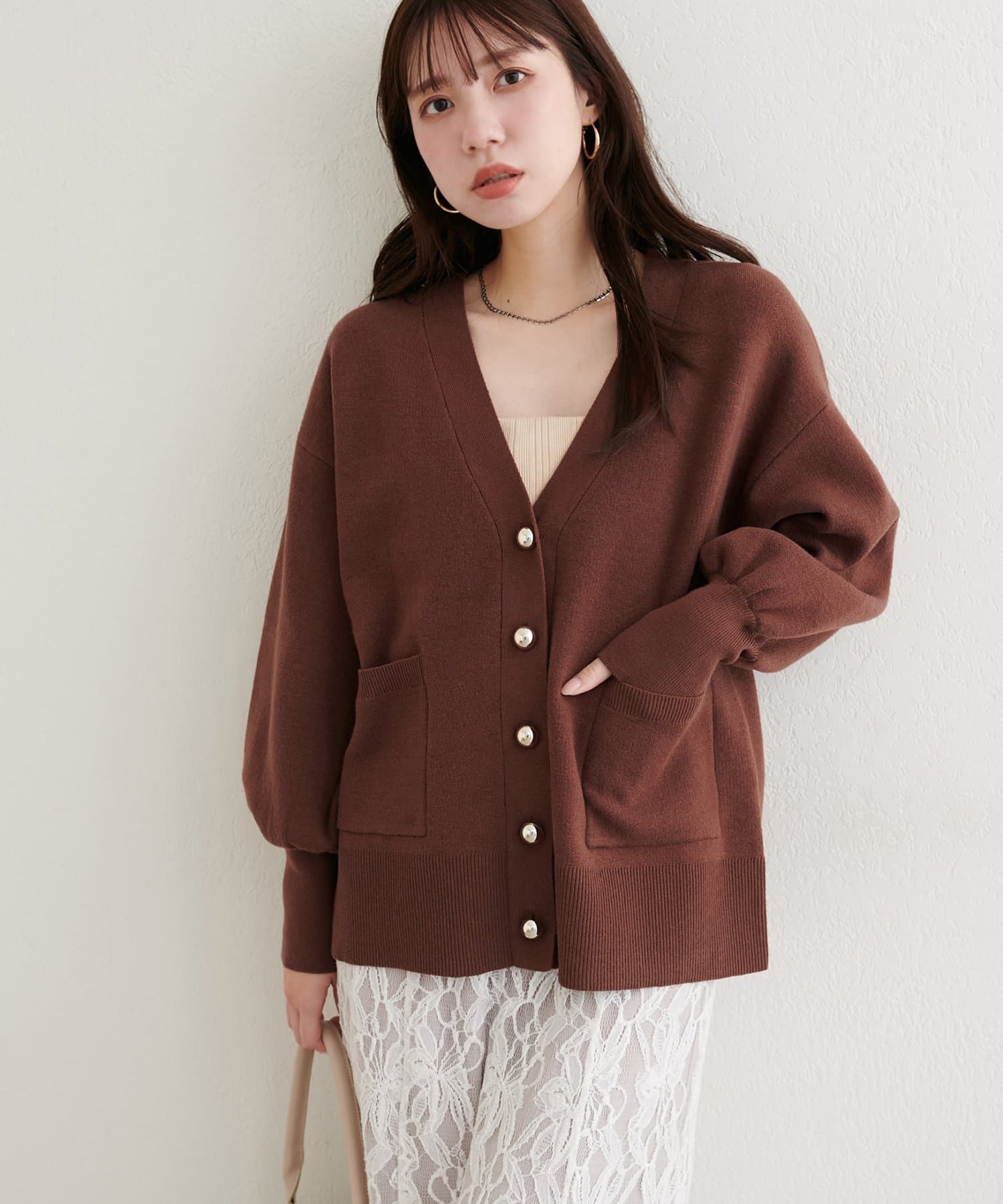 natural couture(ナチュラルクチュール) 【WEB限定】ぷっくり金ボタンミドルカーデ