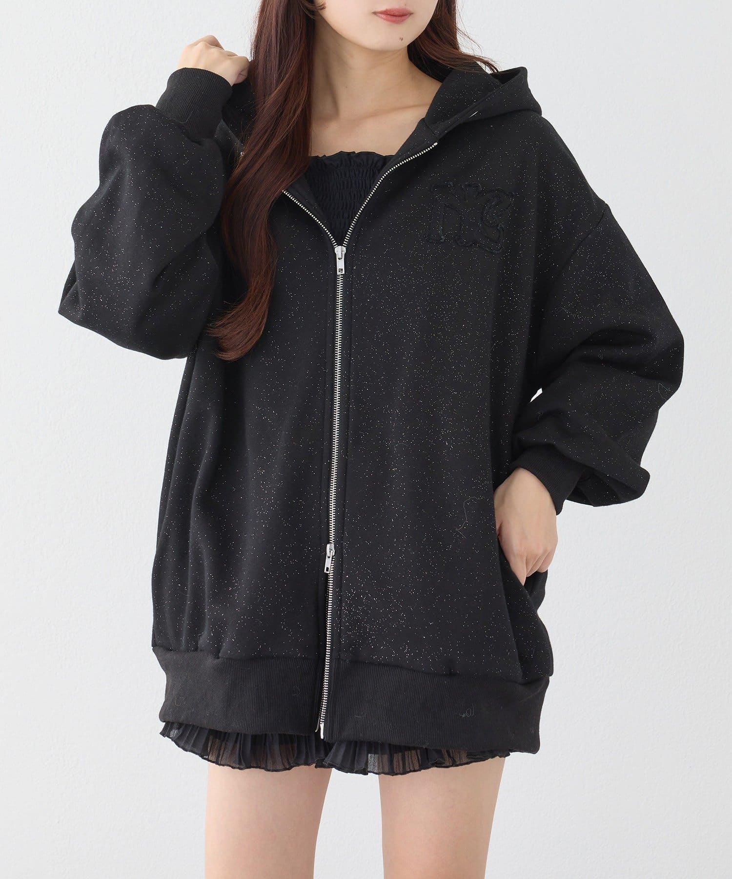 one after another NICE CLAUP(ワンアフターアナザー ナイスクラップ) ロゴグリッターパーカー