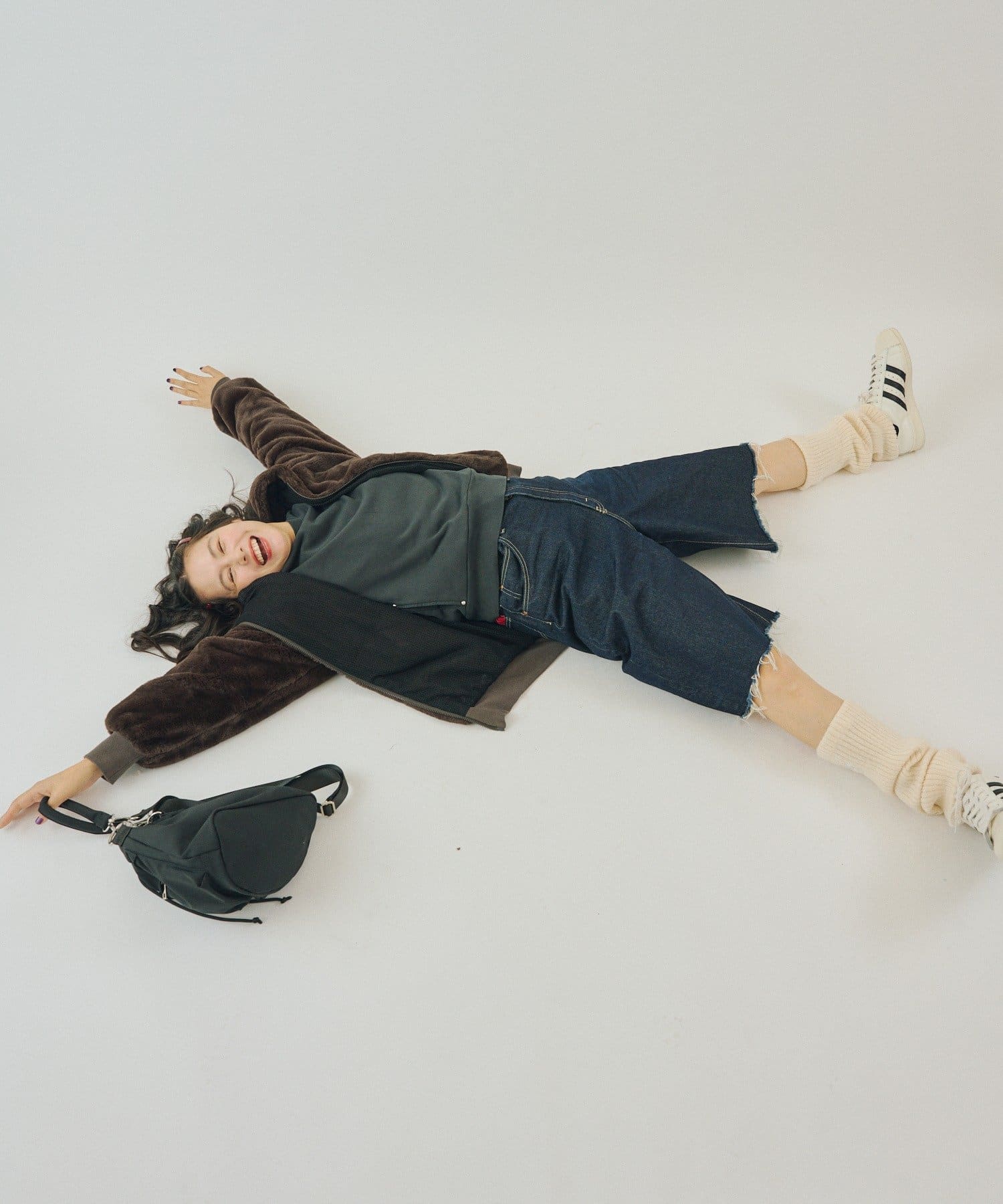 Kastane(カスタネ) 【WHIMSIC/2サイズ展開】ピグメントダイ スタッズスウェットプルオーバー