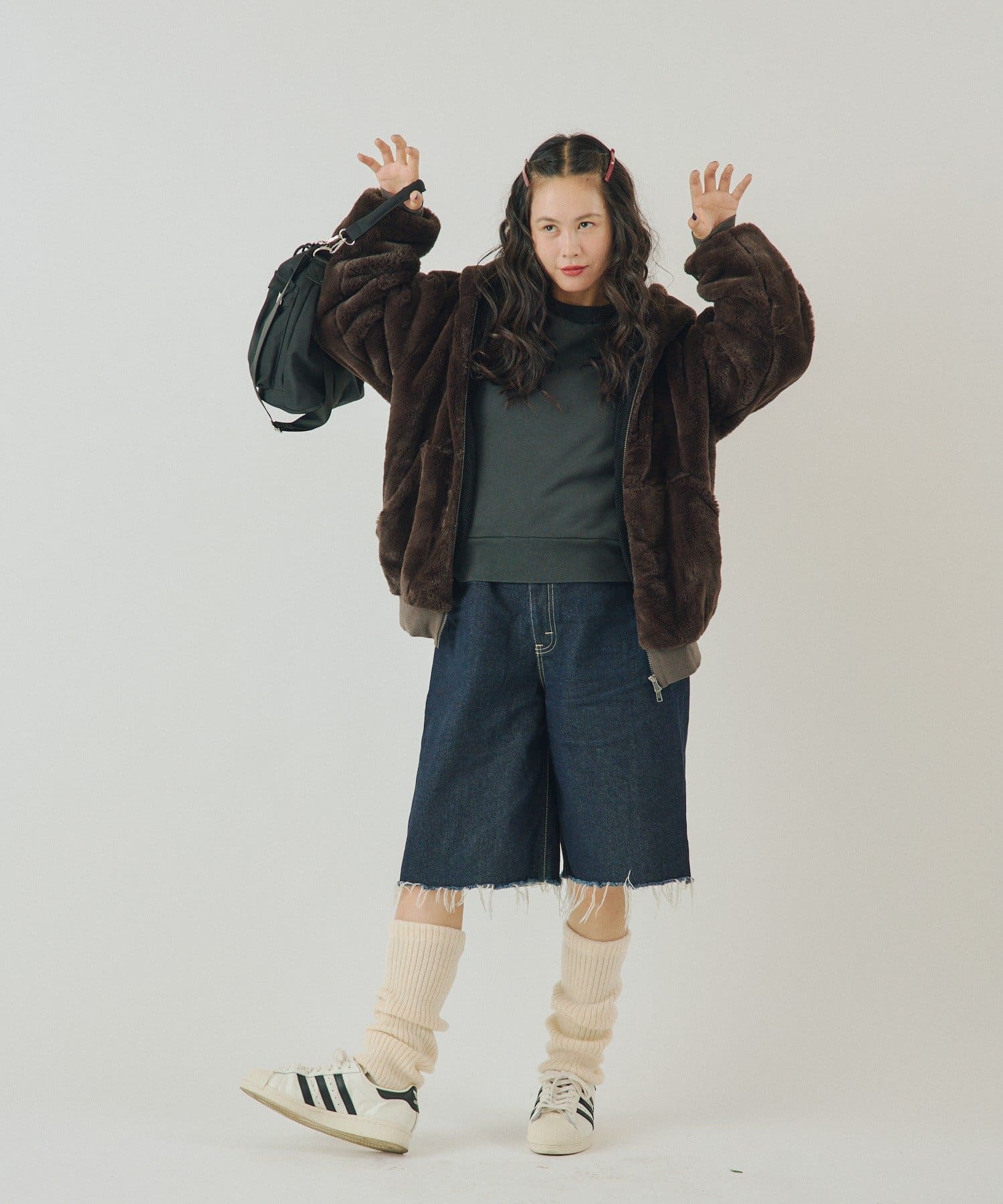 Kastane(カスタネ) 【WHIMSIC/2サイズ展開】ピグメントダイ スタッズスウェットプルオーバー