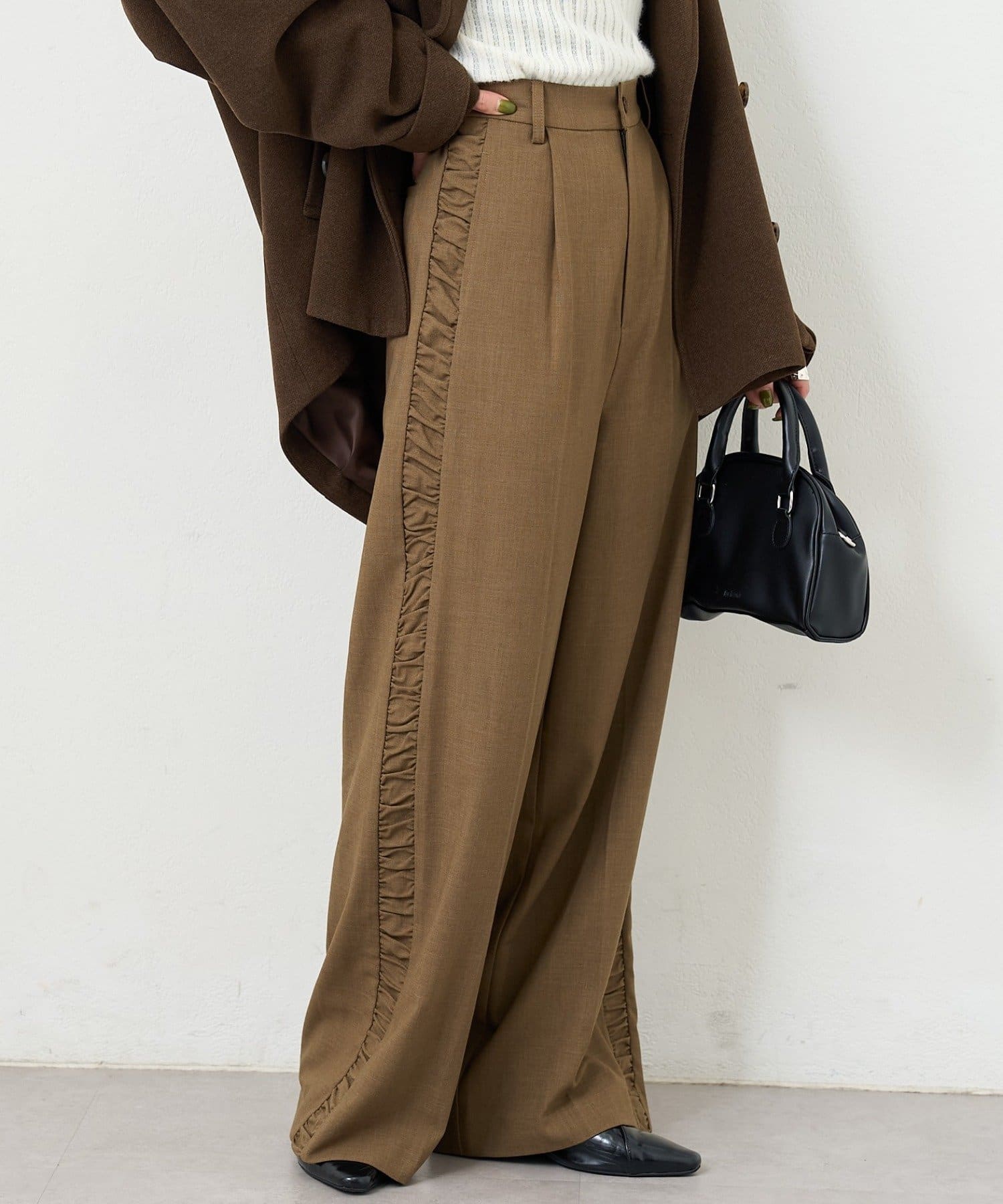 Kastane(カスタネ) 【3サイズ展開/高身長サイズ/低身長サイズ】B サイドシャーリングスラックス