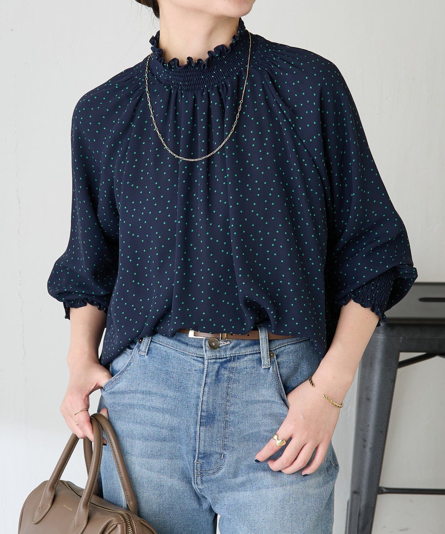 COLLAGE GALLARDAGALANTE(コラージュ ガリャルダガランテ) ハイネックシャーリングドットブラウス/セレモニー