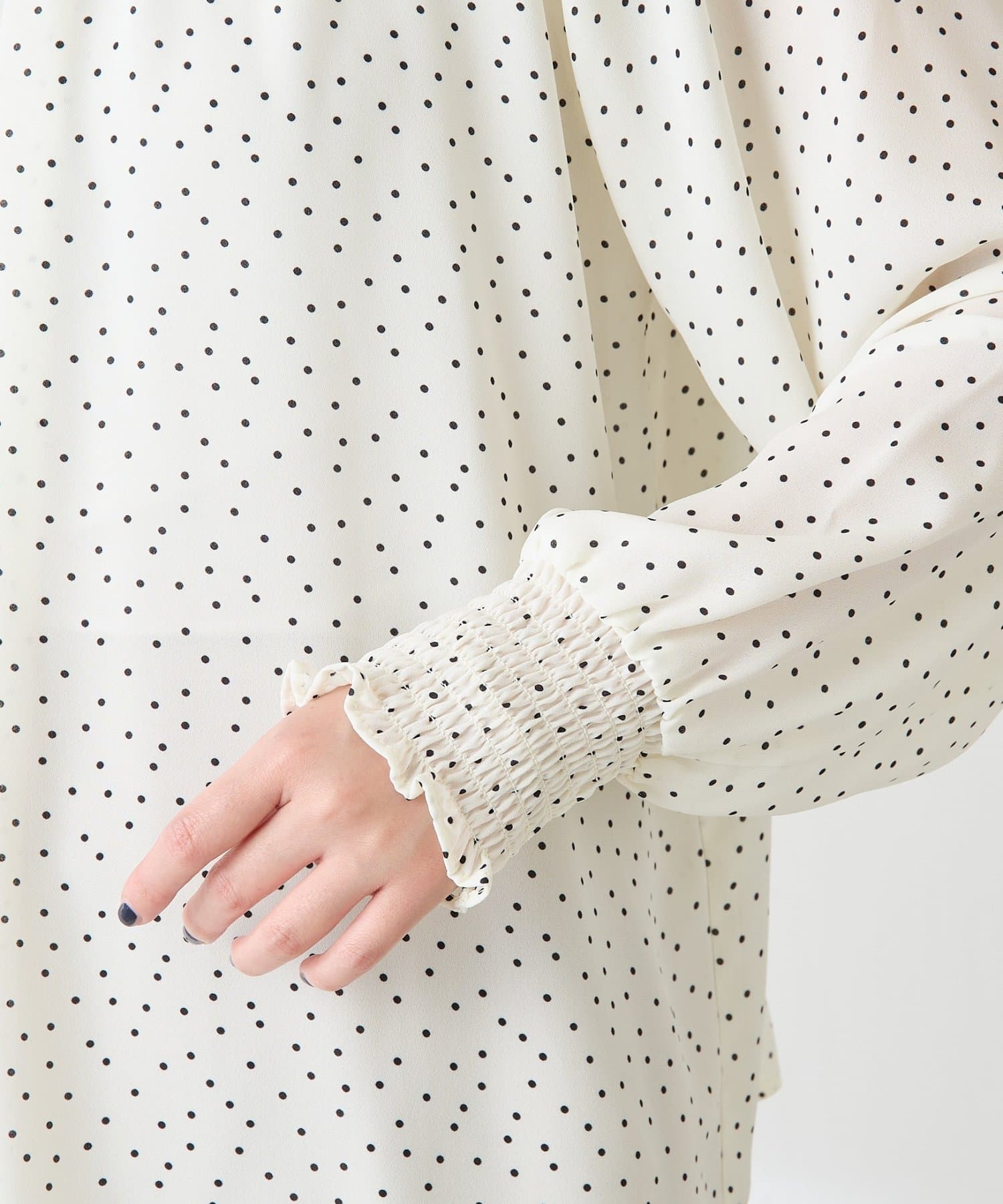 COLLAGE GALLARDAGALANTE(コラージュ ガリャルダガランテ) ハイネックシャーリングドットブラウス/セレモニー