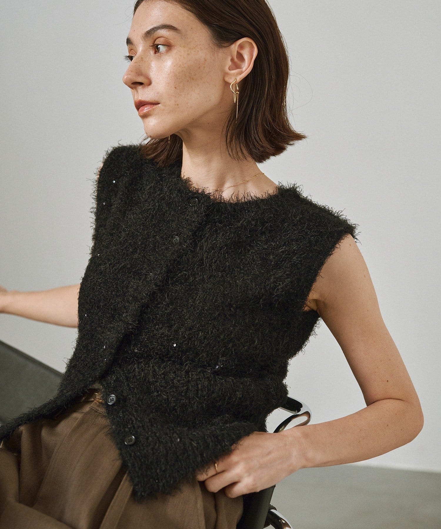 CAPRICIEUX LE'MAGE】スパンコールフェザーベスト | OUTLET