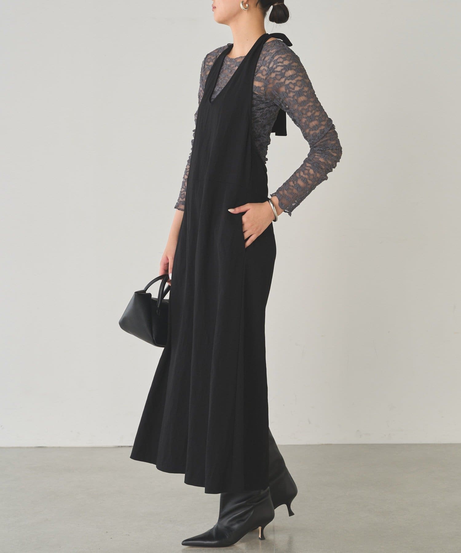 OUTLET(アウトレット) 【Loungedress】ホルターネックワンピース
