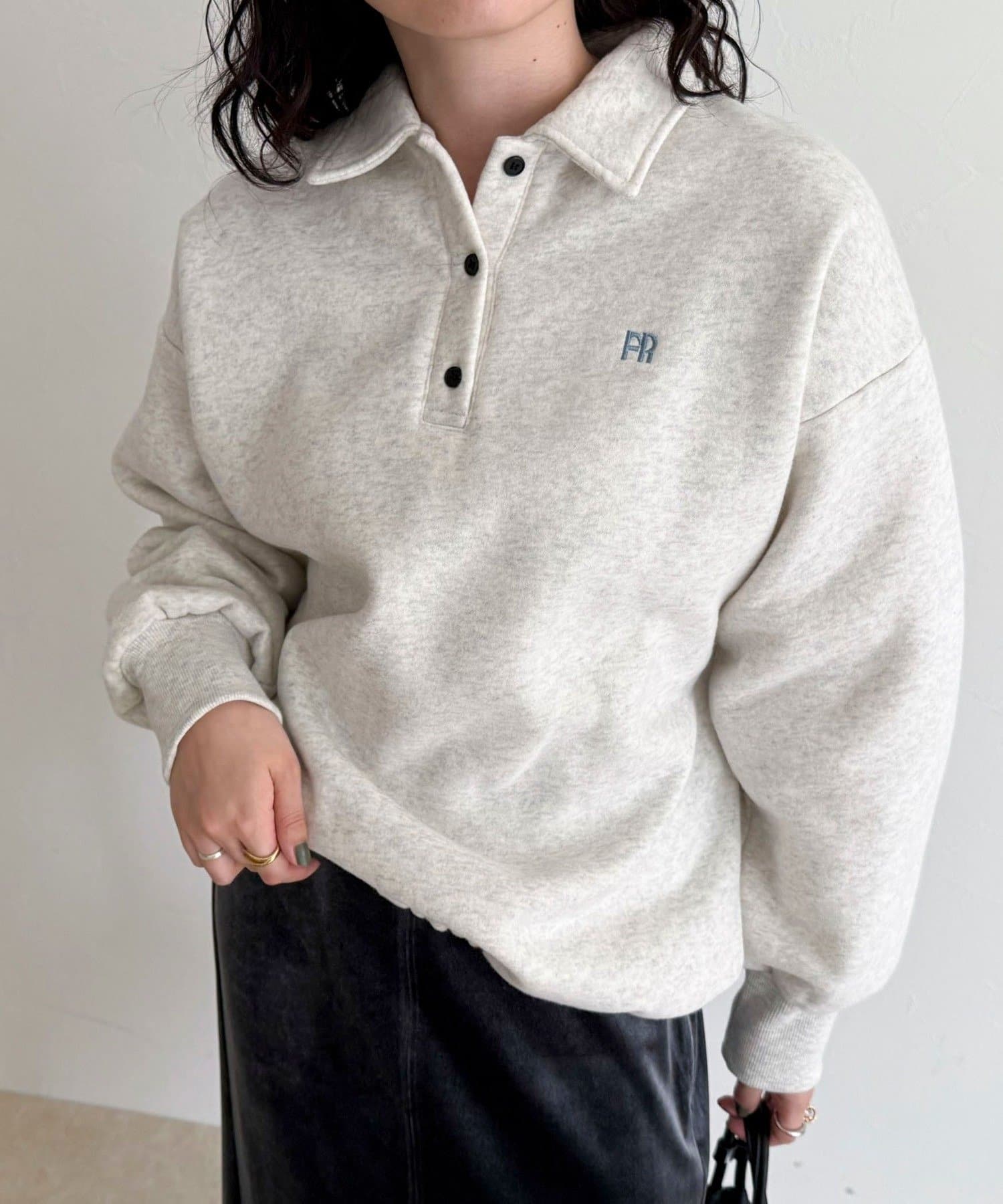 FREDY & GLOSTER(フレディ アンド グロスター) FR刺繍衿付き起毛スウェットプルオーバー