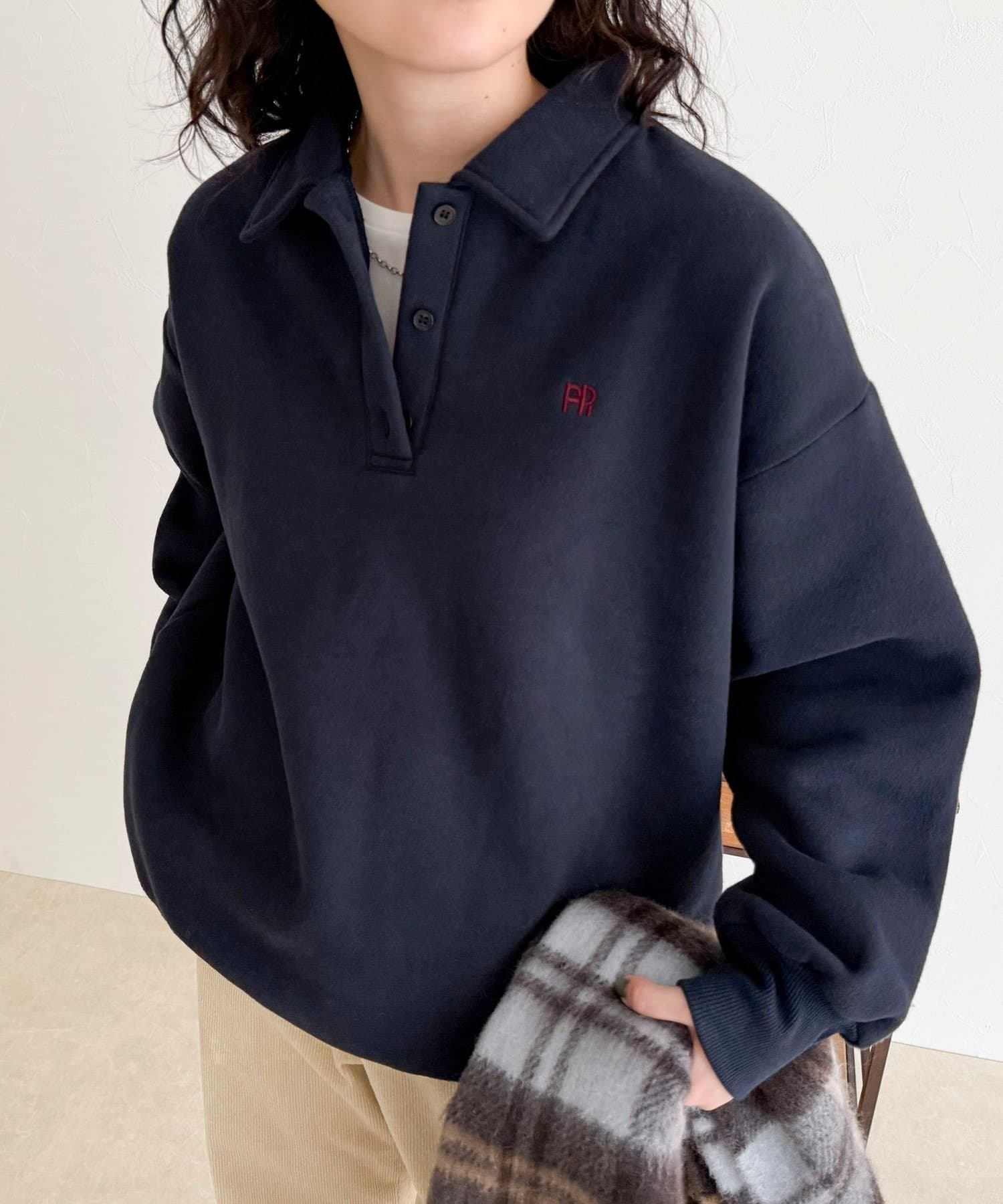 FREDY & GLOSTER(フレディ アンド グロスター) FR刺繍衿付き起毛スウェットプルオーバー
