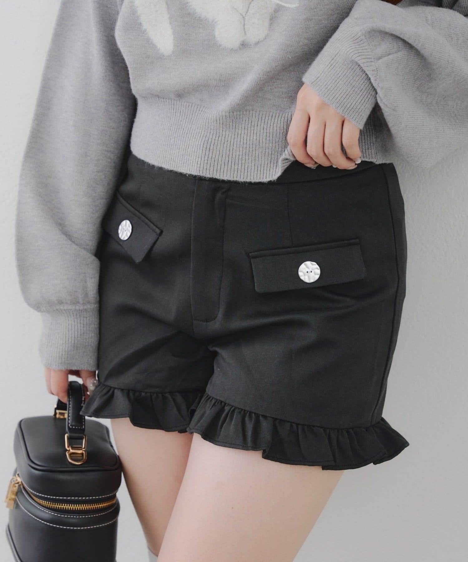 Remind me and forever(リマインドミーアンドフォーエバー) 細見えまちがいなし！裾フリルショートパンツ
