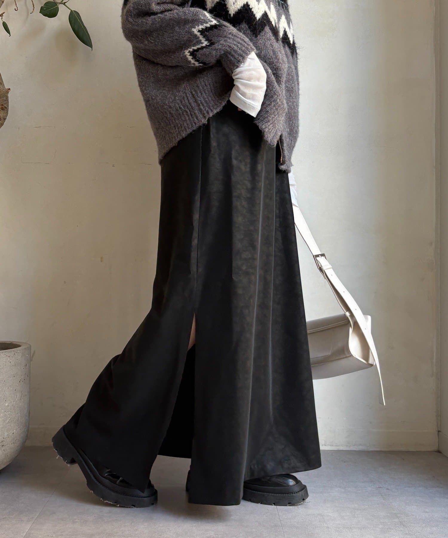 DOUDOU(ドゥドゥ) ヴィンテージフェイクレザーセミフレアスカート