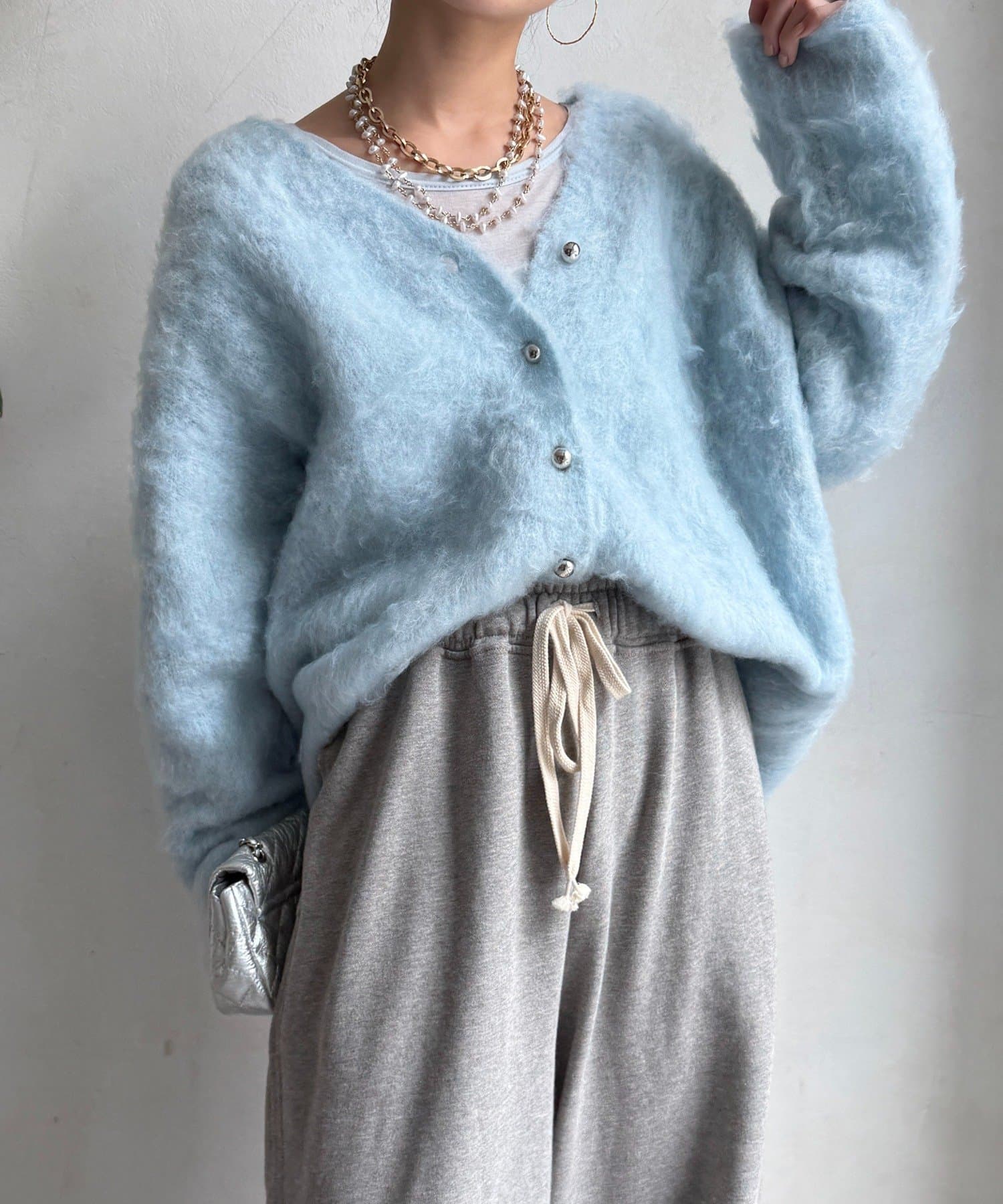 DOUDOU(ドゥドゥ) ブラッシュ加工シルバーボタンカーディガン