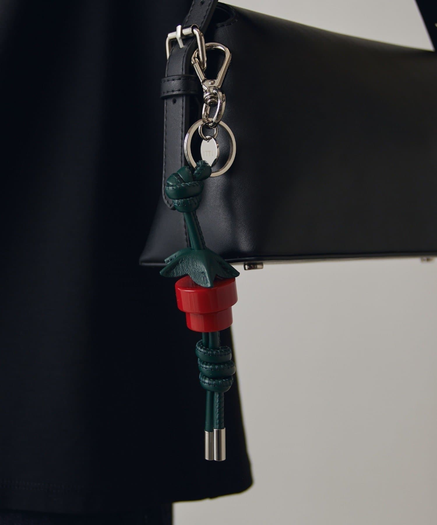 Lui's(ルイス) cristy flower knot charm/stcow