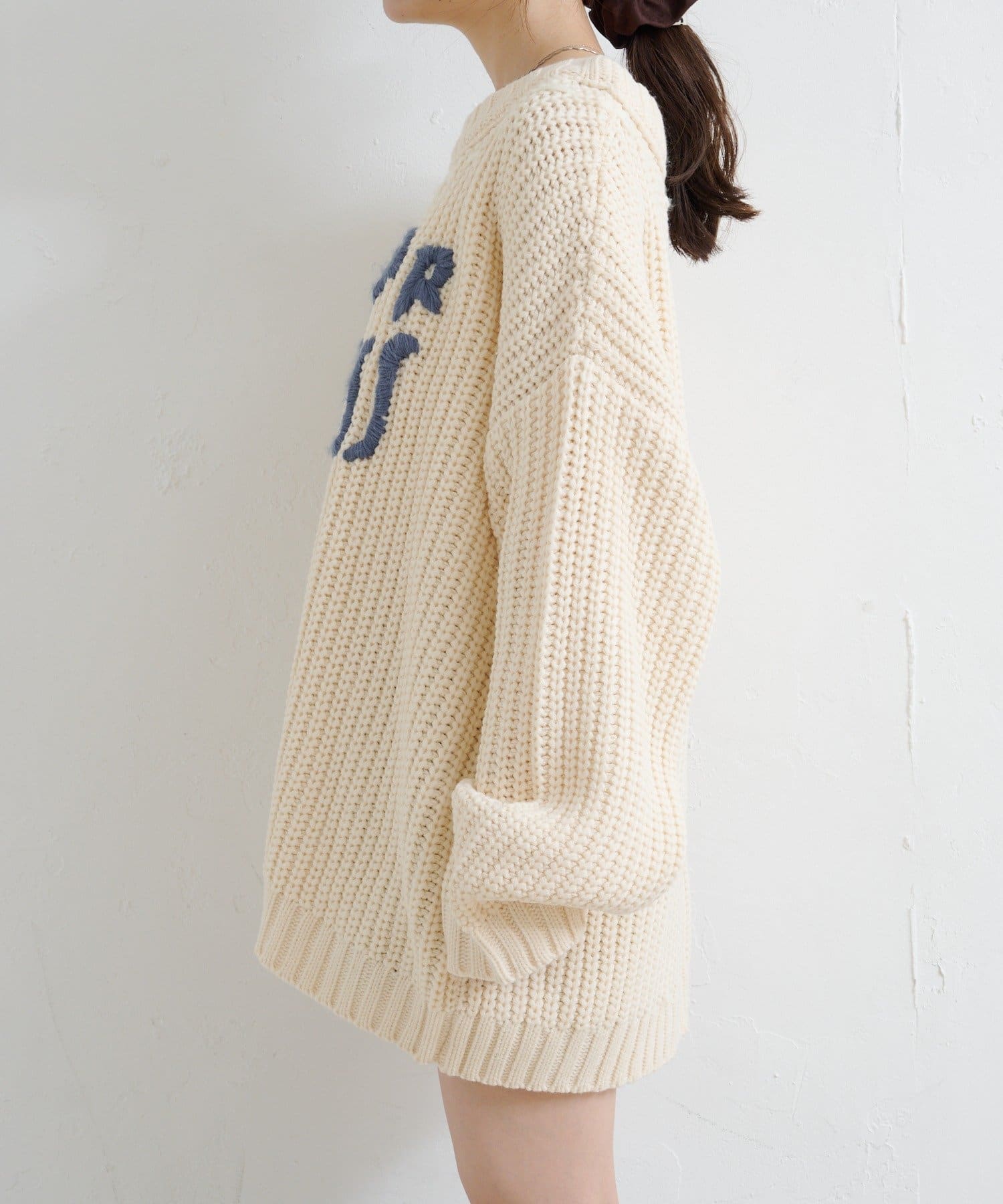 Kastane(カスタネ) 【WEB先行/4色展開】ハンドステッチロゴニット