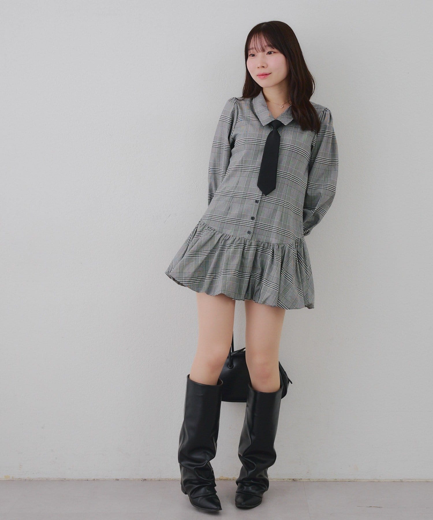 NICE CLAUP / OLIVE des OLIVE OUTLET(ナイスクラップ  / オリーブ デ オリーブ アウトレット) 【RMAF】ネクタイ付裾バルーンミニワンピース