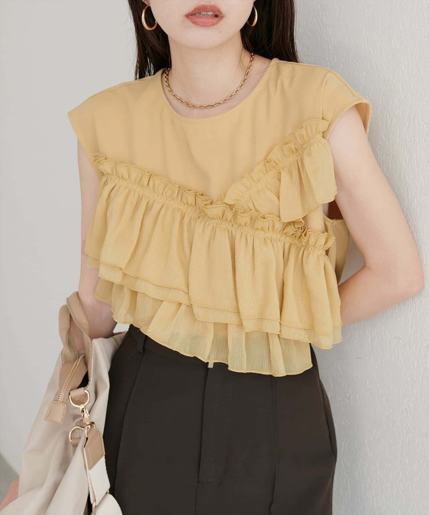 NICE CLAUP / OLIVE des OLIVE OUTLET(ナイスクラップ  / オリーブ デ オリーブ アウトレット) 【natural couture】アシメフリルノースリブラウス