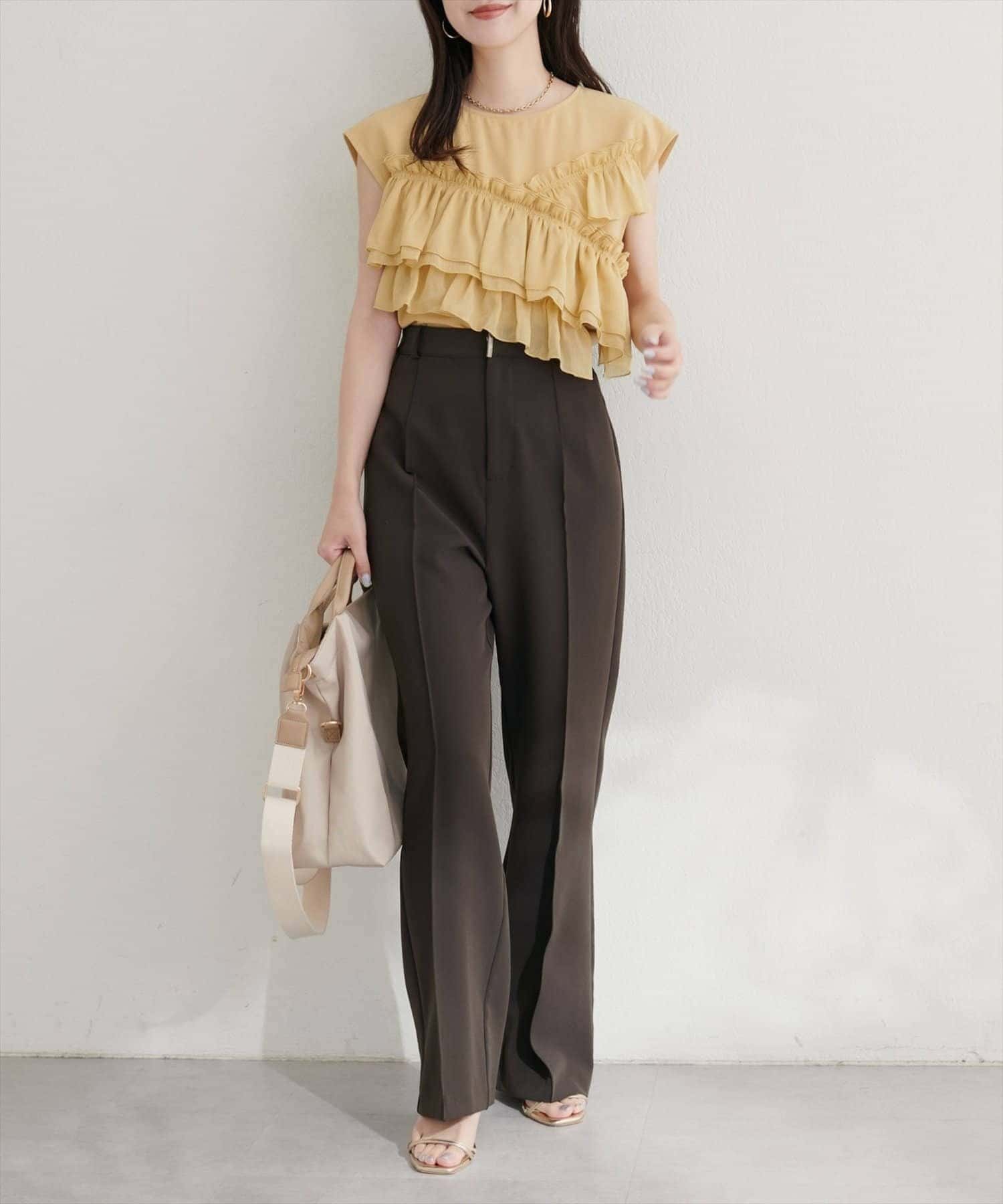 NICE CLAUP / OLIVE des OLIVE OUTLET(ナイスクラップ  / オリーブ デ オリーブ アウトレット) 【natural couture】アシメフリルノースリブラウス
