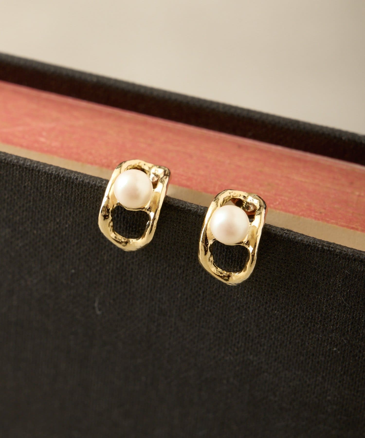 Jena　espace merveilleux(ジェナ　エスパスメルヴェイユ) パールモチーフピアス