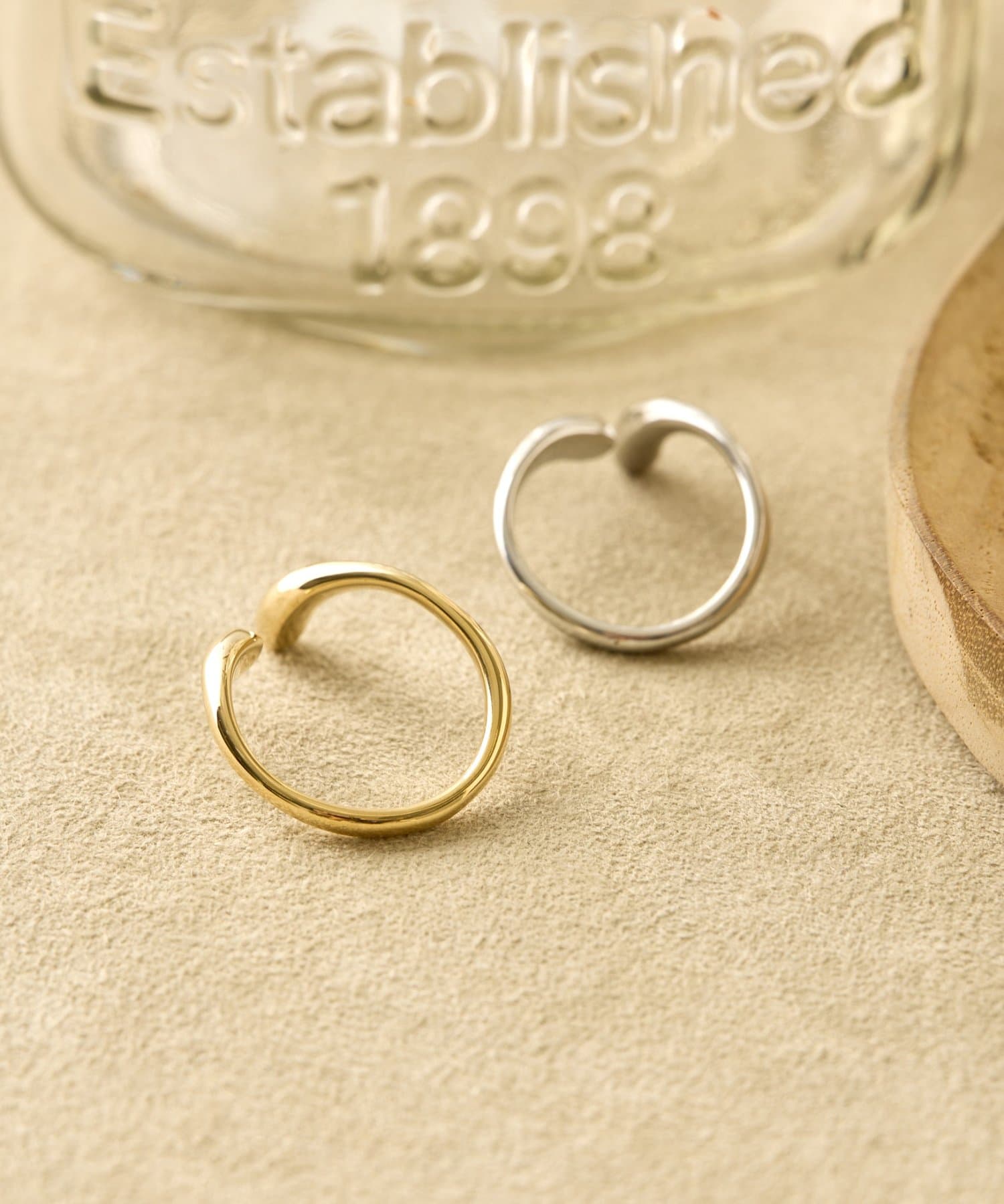 Jena　espace merveilleux(ジェナ　エスパスメルヴェイユ) ツマミデザインリング