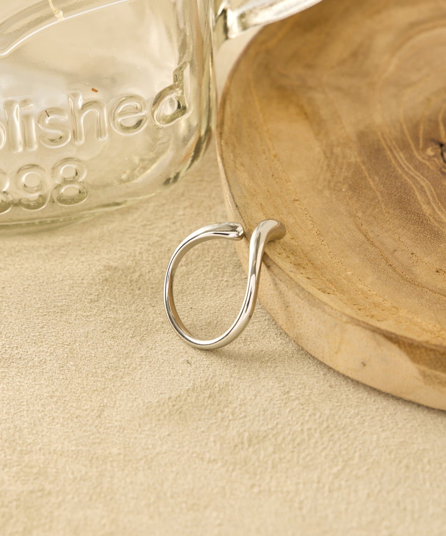 Jena　espace merveilleux(ジェナ　エスパスメルヴェイユ) ツマミデザインリング