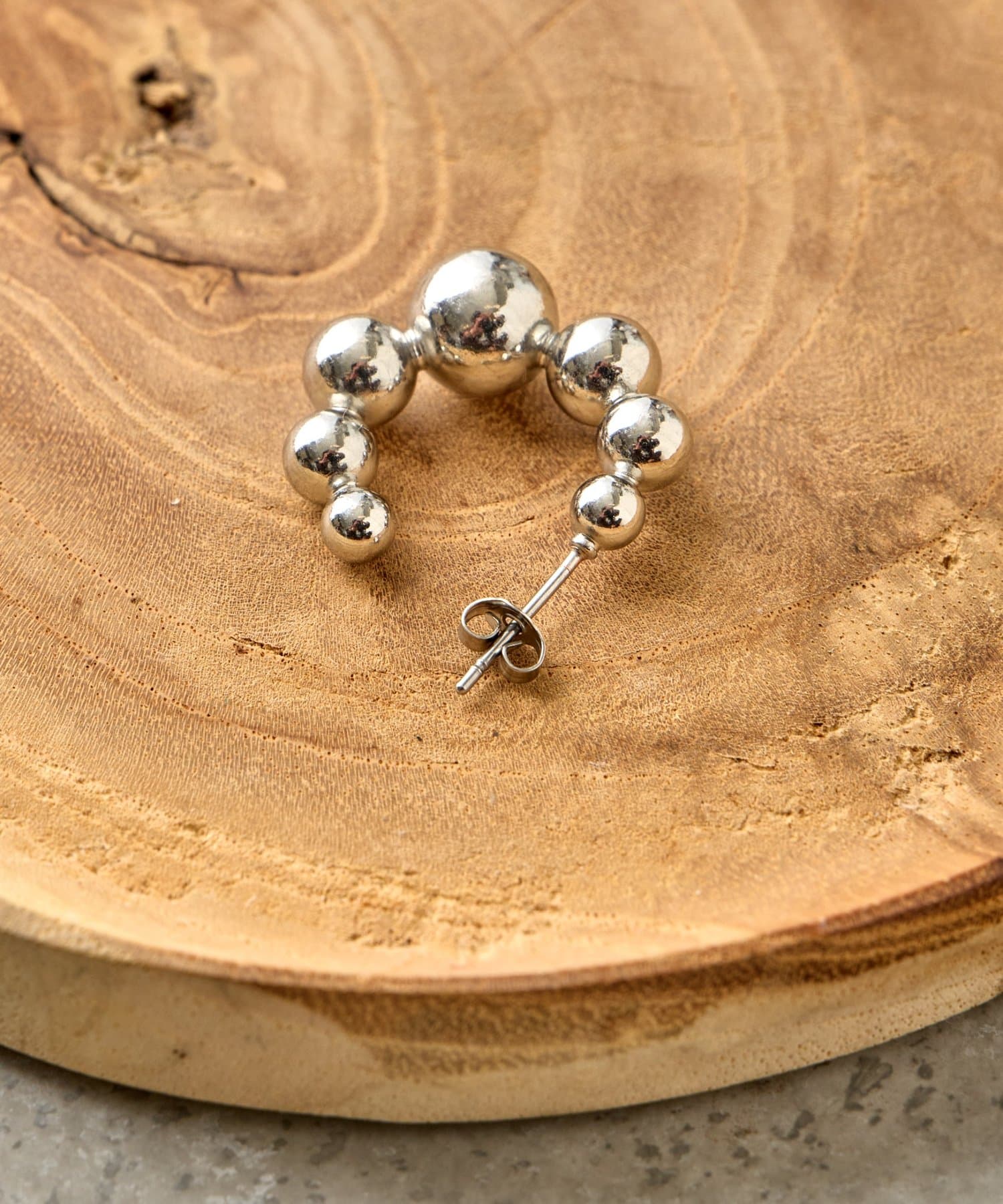 Jena　espace merveilleux(ジェナ　エスパスメルヴェイユ) ツブボールピアス