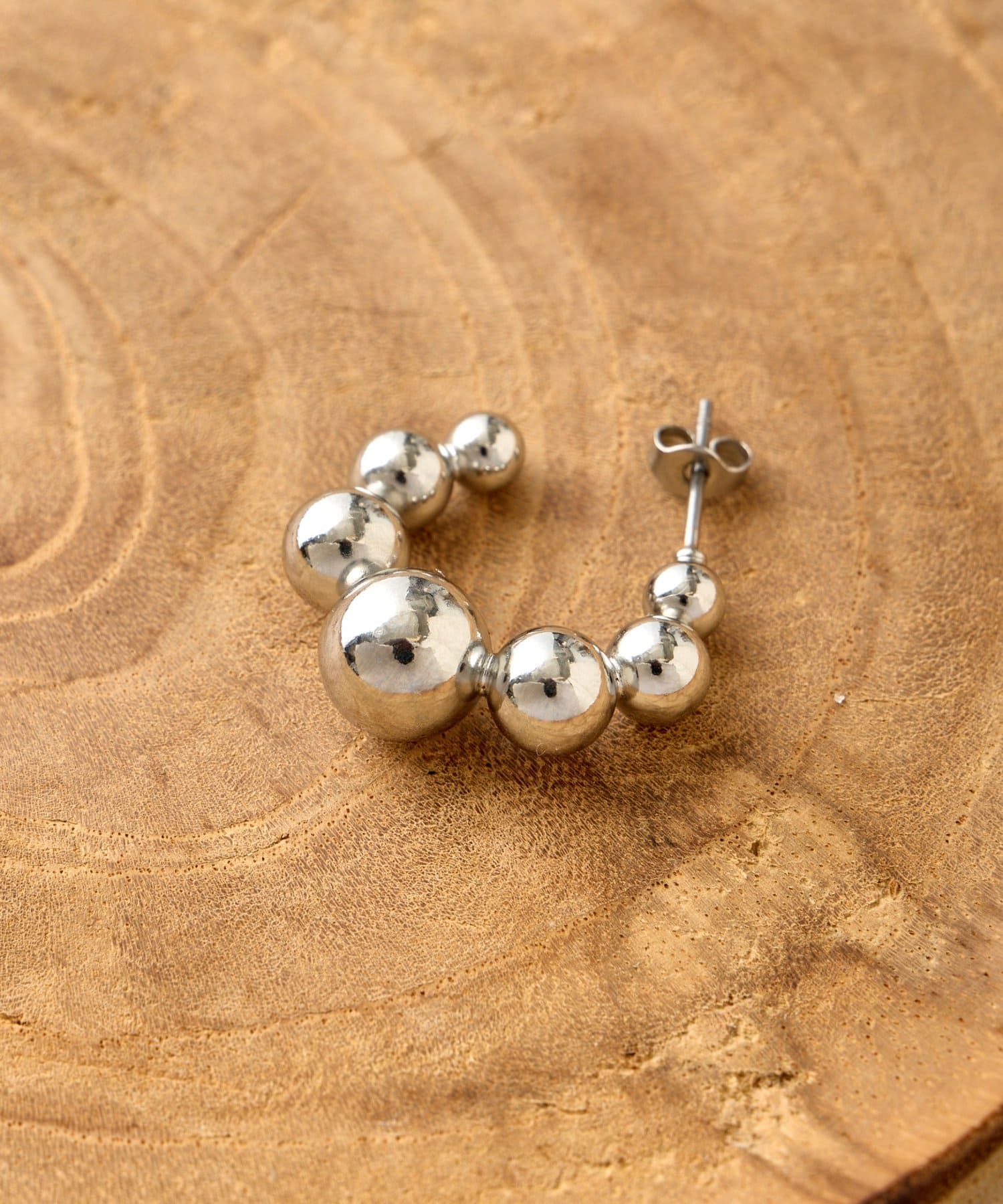 Jena　espace merveilleux(ジェナ　エスパスメルヴェイユ) ツブボールピアス