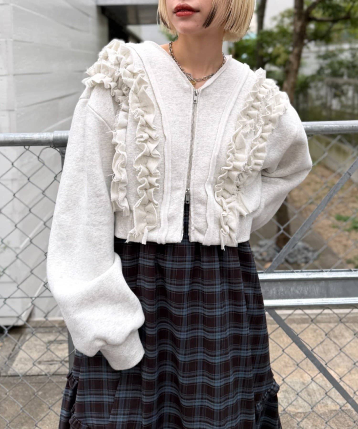 w closet(ダブルクローゼット) 【裏起毛になって再登場！】Wジップフリル起毛スウェット