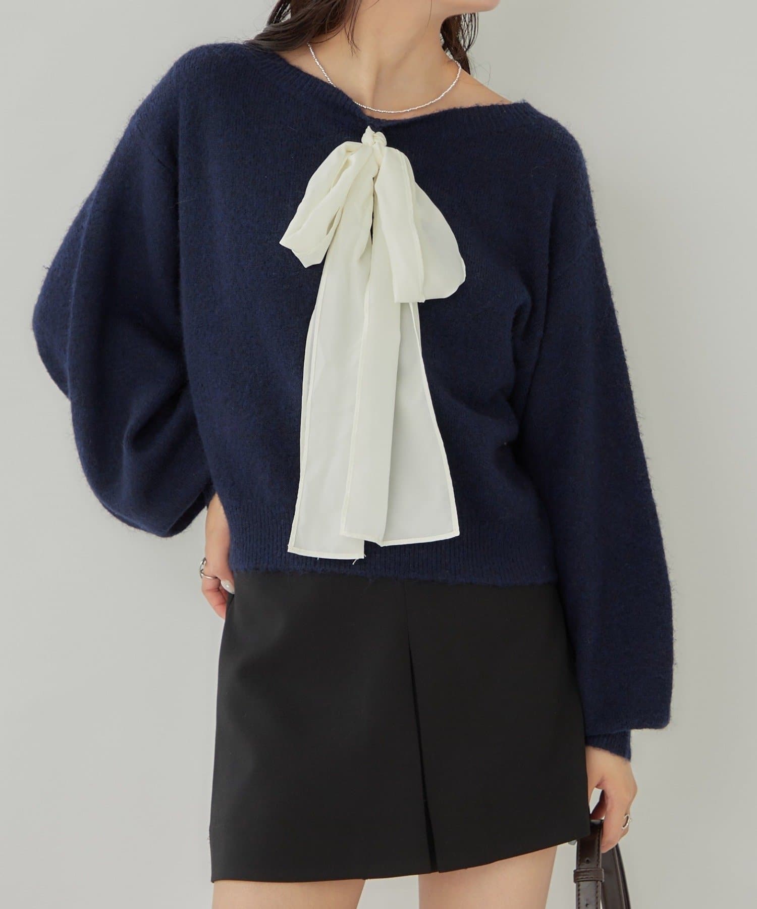 mystic(ミスティック) 《大きめのリボンで一枚で映えます◎》【リボンは取り外し可】リボン付きニットプルオーバー