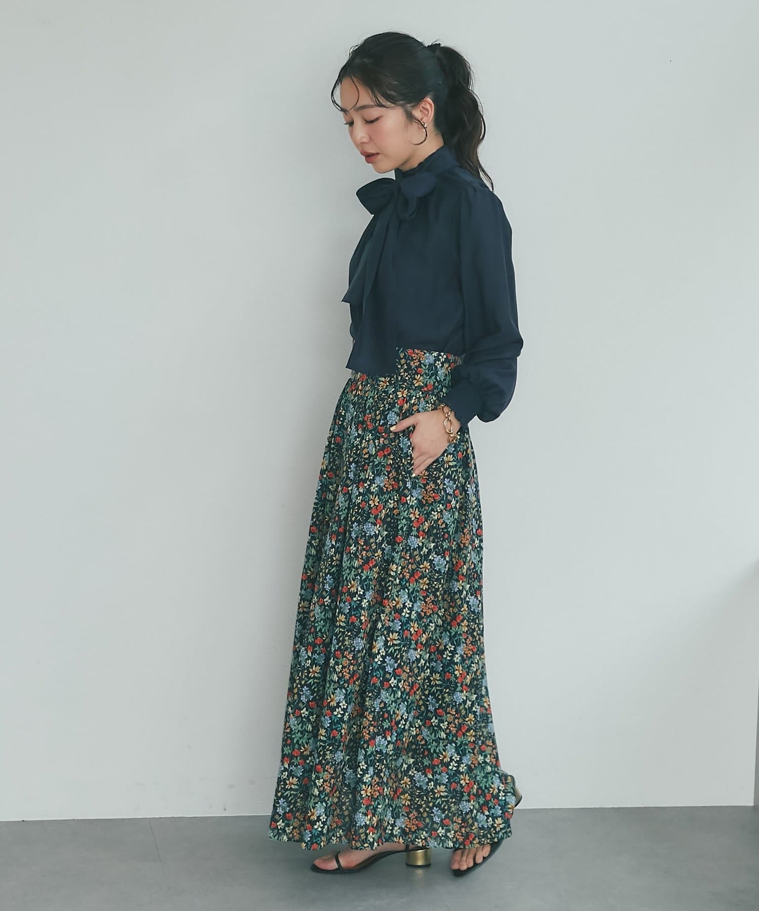 La boutique BonBon(ラブティックボンボン) ボウタイ付きシャーリングギャザーブラウス