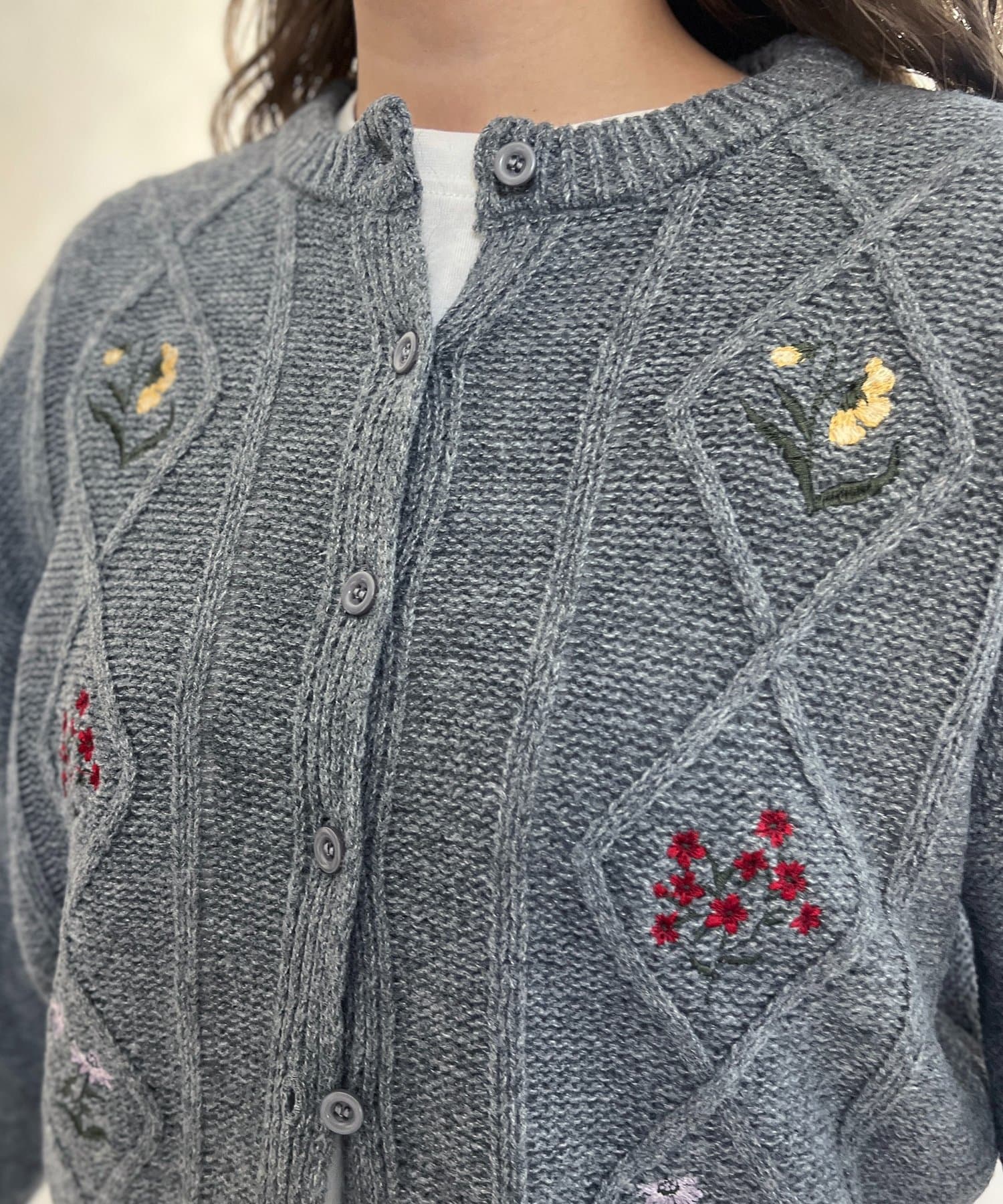 CPCM(シーピーシーエム) 花刺繍ケーブルカーディガン