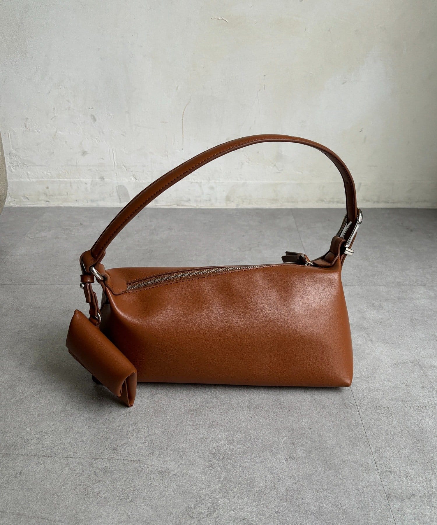 DOUDOU(ドゥドゥ) ツイストワンハンドルバッグ