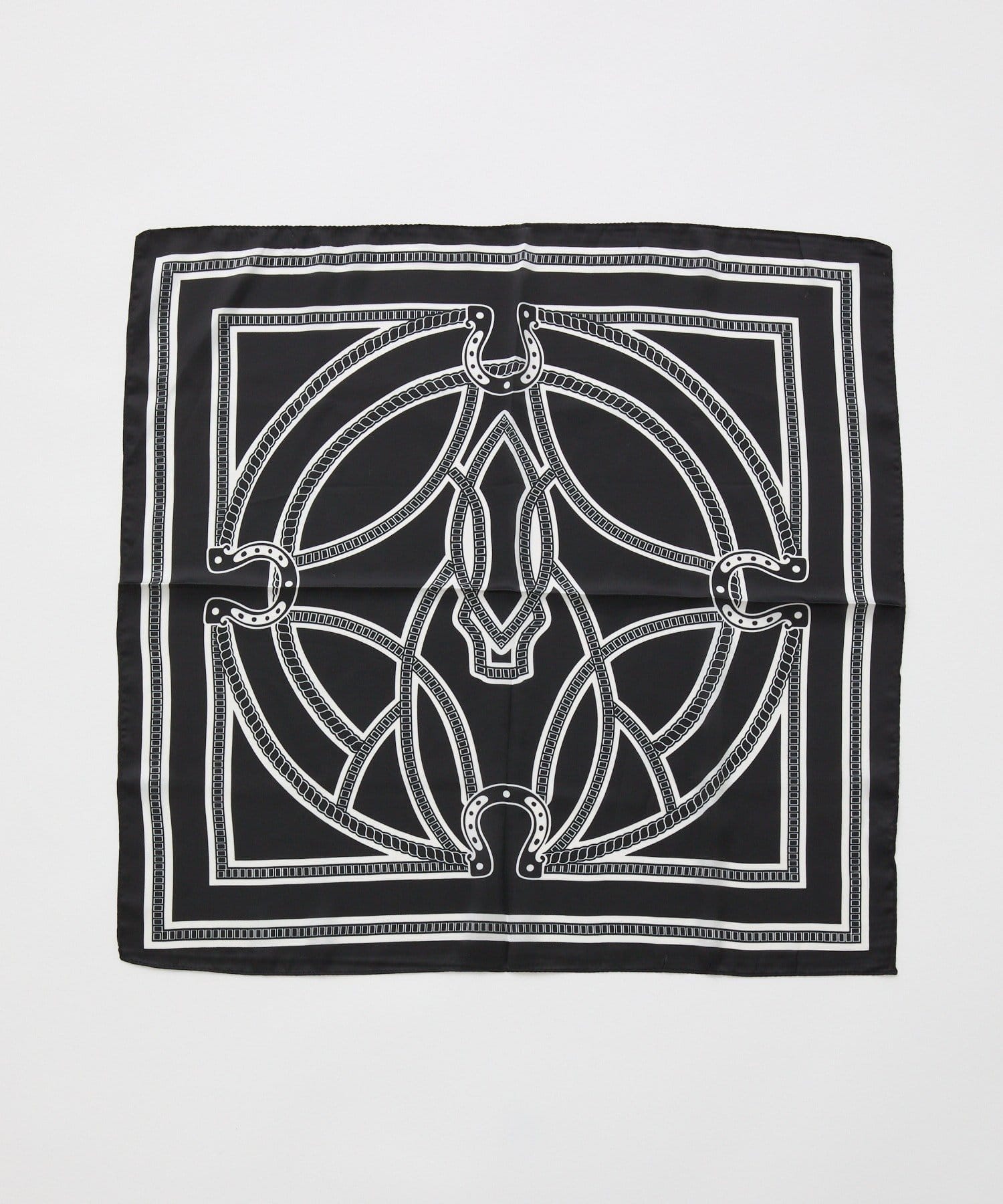 RIVE DROITE(リヴドロワ) 予約【スタイリングのアクセントに】チェーン柄スカーフ