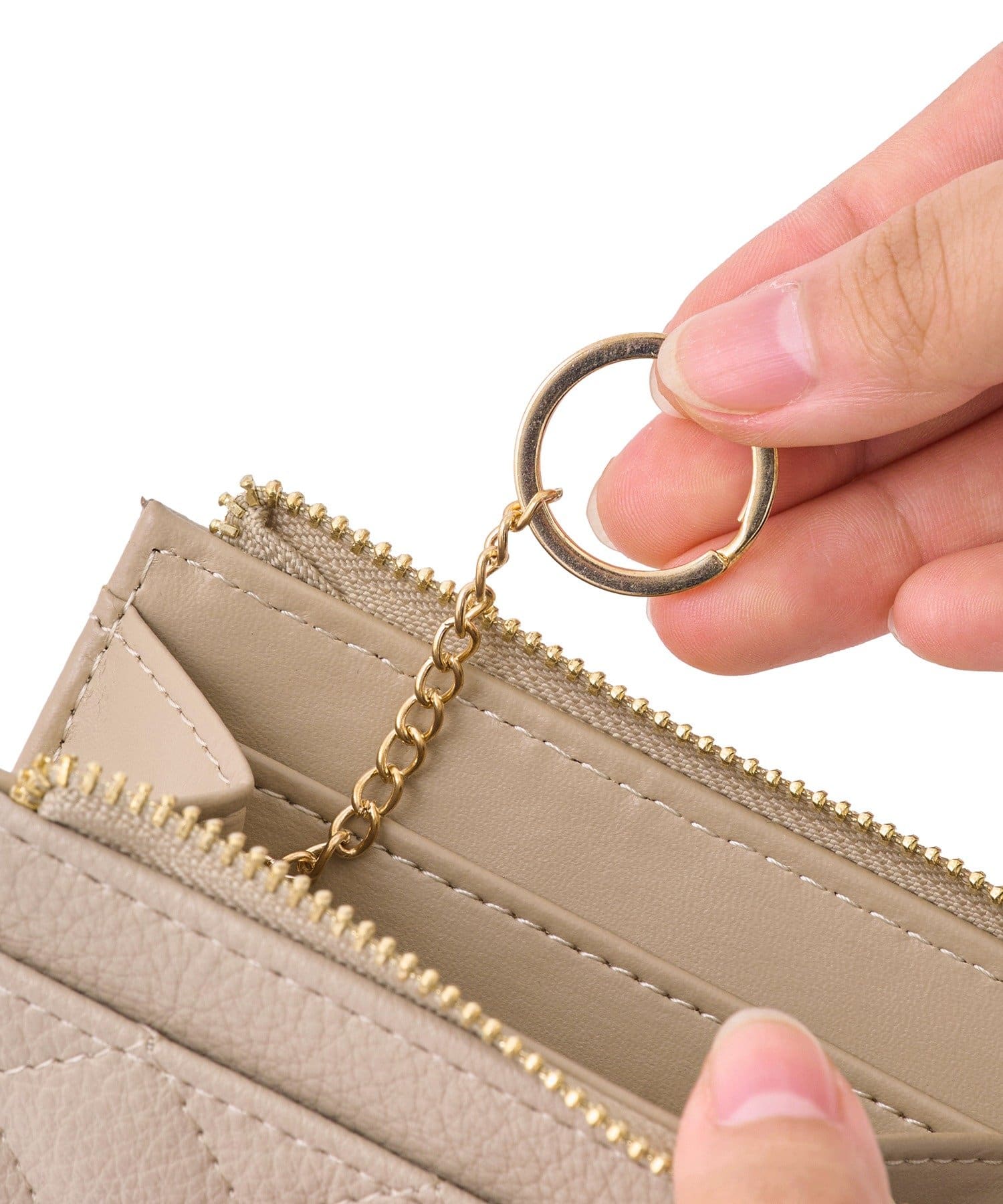 3COINS(スリーコインズ) キルティングマルチケース