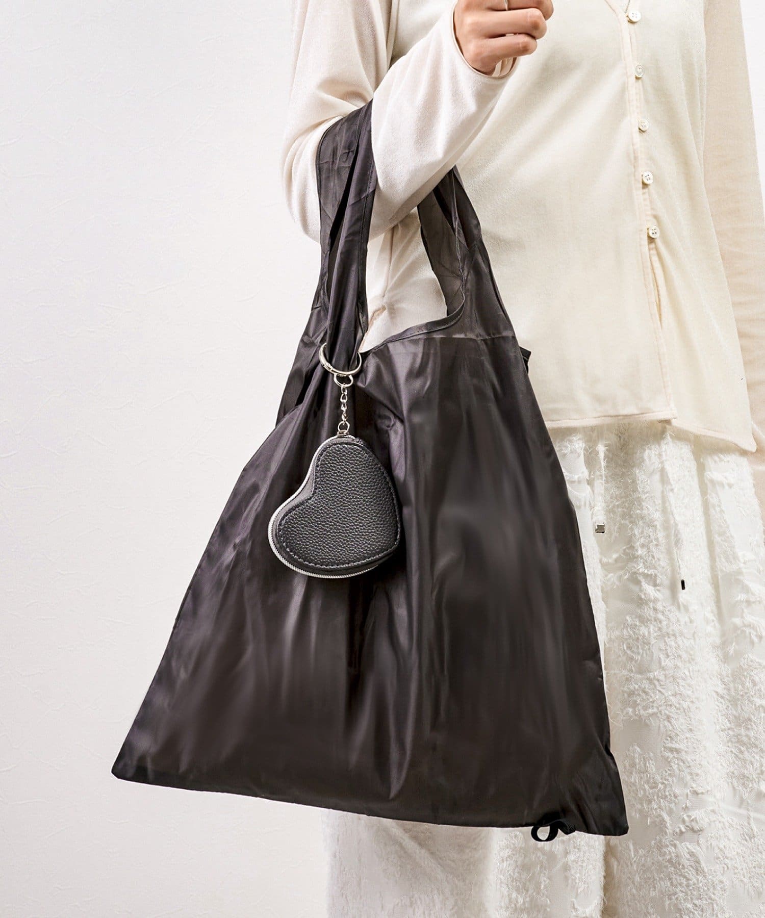 3COINS(スリーコインズ) ハートポーチエコバッグ