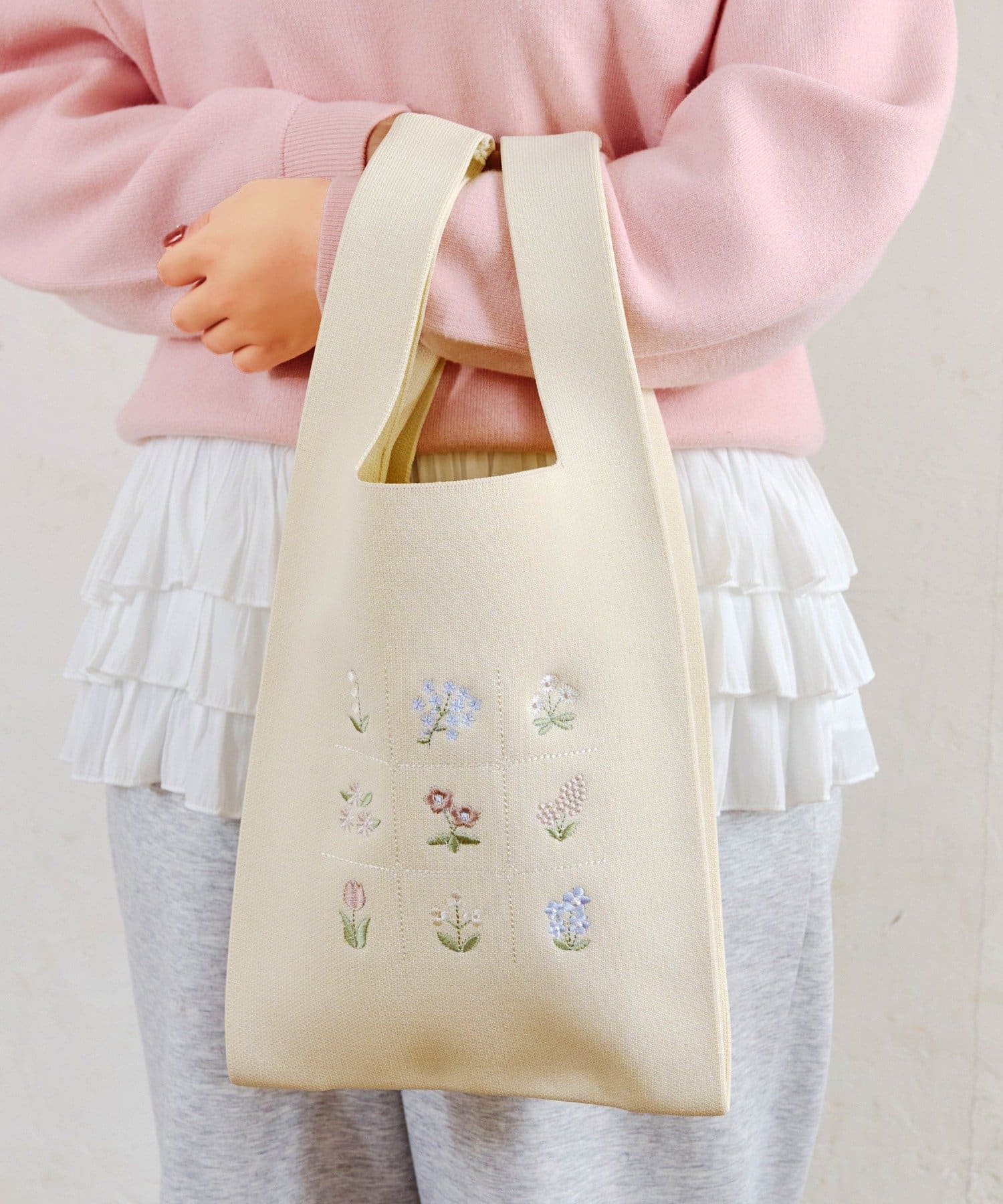 salut!(サリュ) フラワー刺繍ニットバッグ
