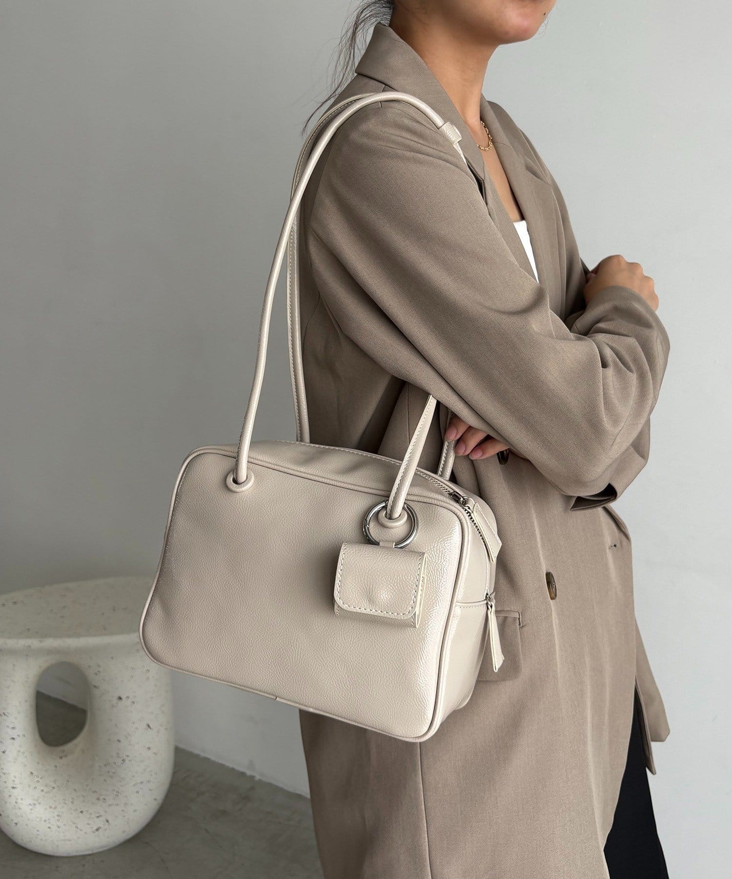 CAPRICIEUX LE'MAGE】エナメルスクエアボストンバッグ | OUTLET