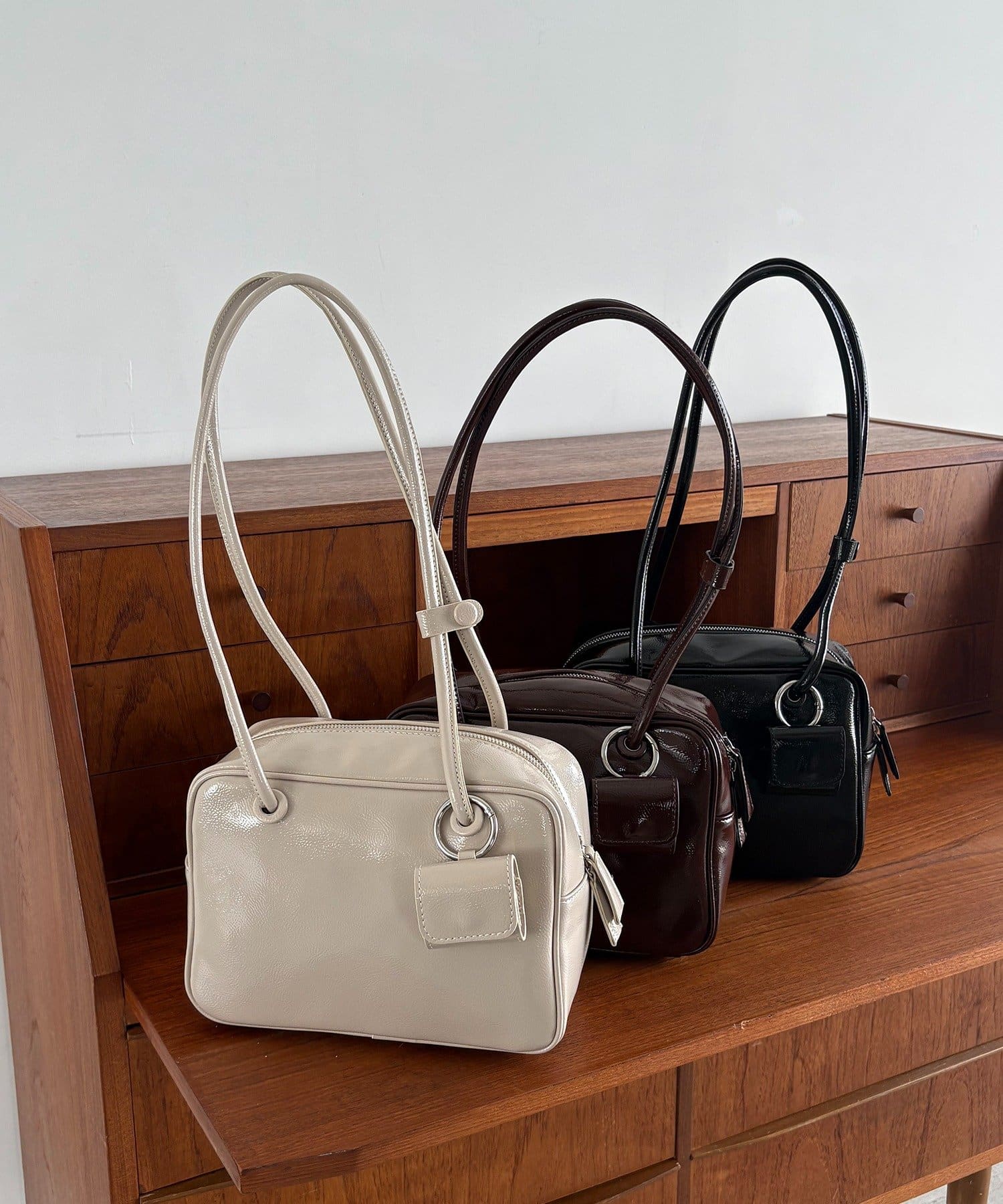 CAPRICIEUX LE'MAGE】エナメルスクエアボストンバッグ | OUTLET