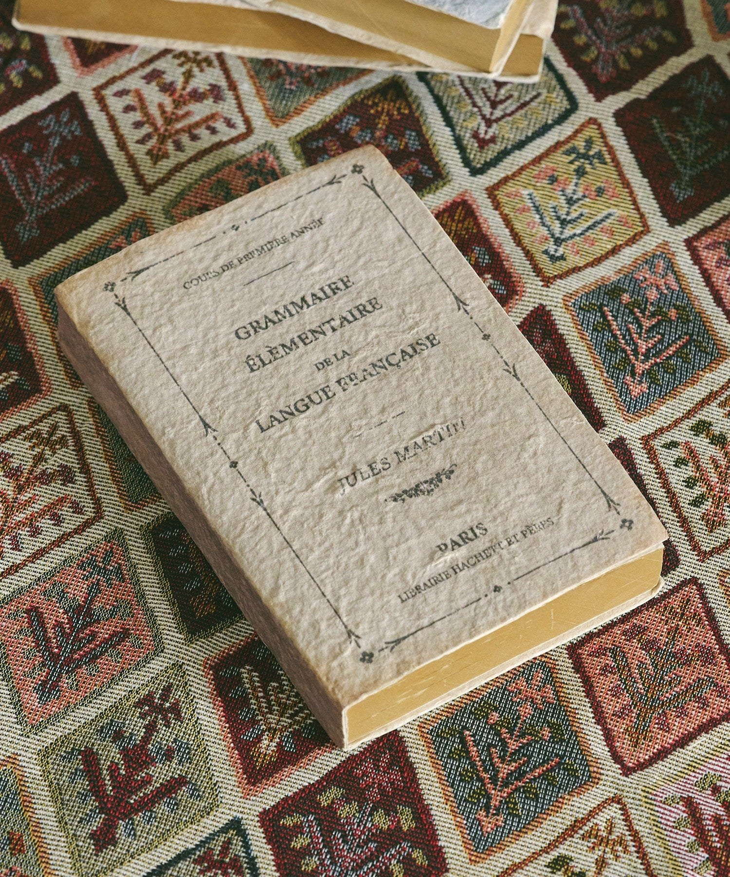 salut!(サリュ) アンティークブックオブジェ/クリスマスフリーマーケット