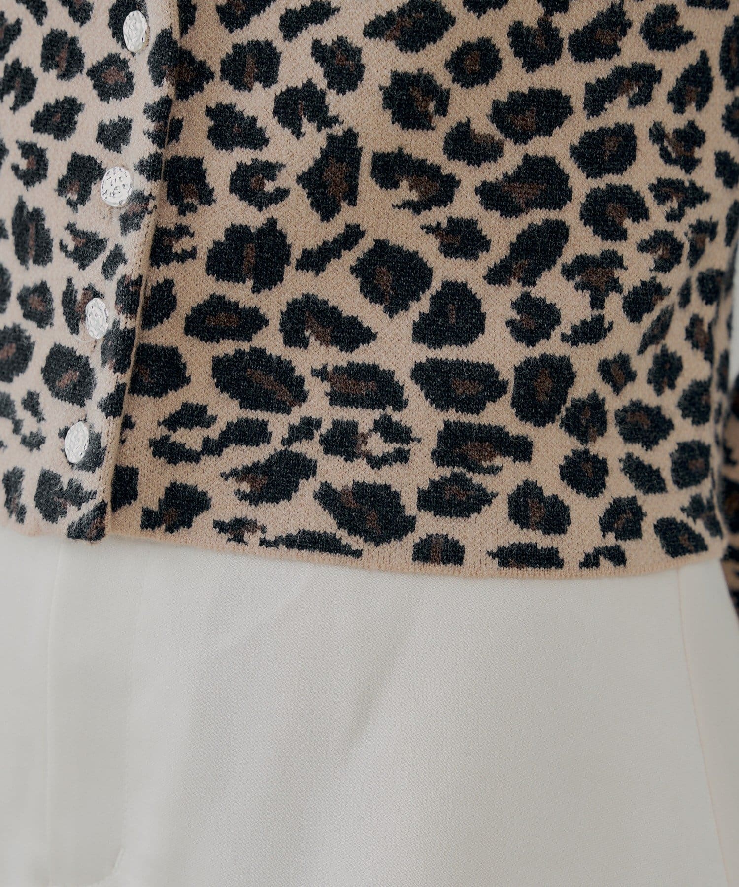 Chico(チコ) 【SALON by Chico】レオパード柄コンパクトカーディガン