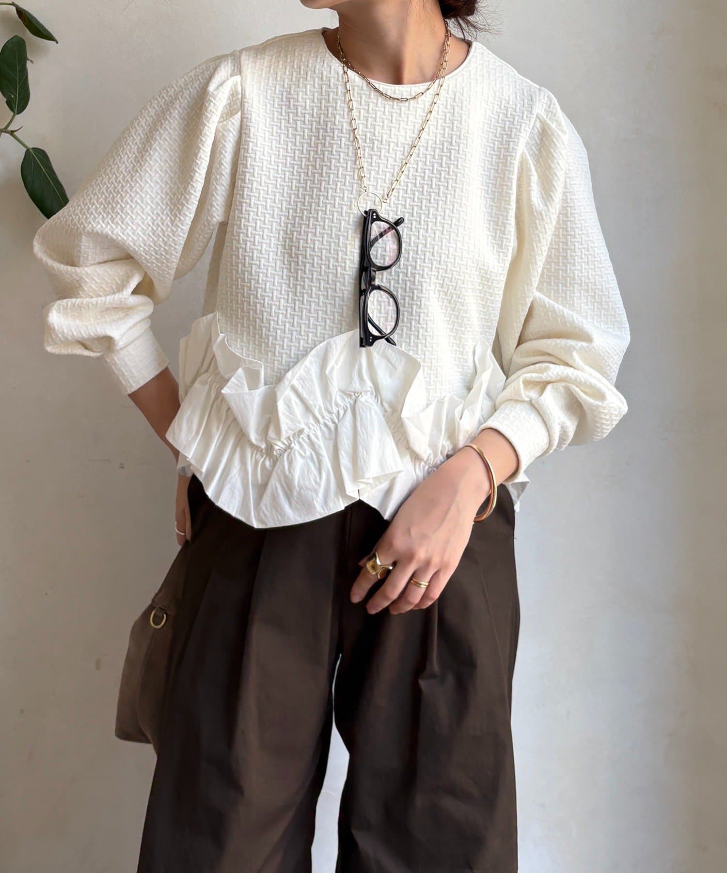 DOUDOU(ドゥドゥ) 【WEB限定】フクレジャガード裾フリルトップス