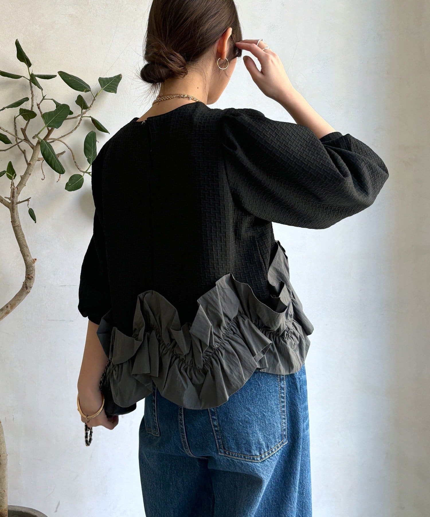 DOUDOU(ドゥドゥ) 【WEB限定】フクレジャガード裾フリルトップス