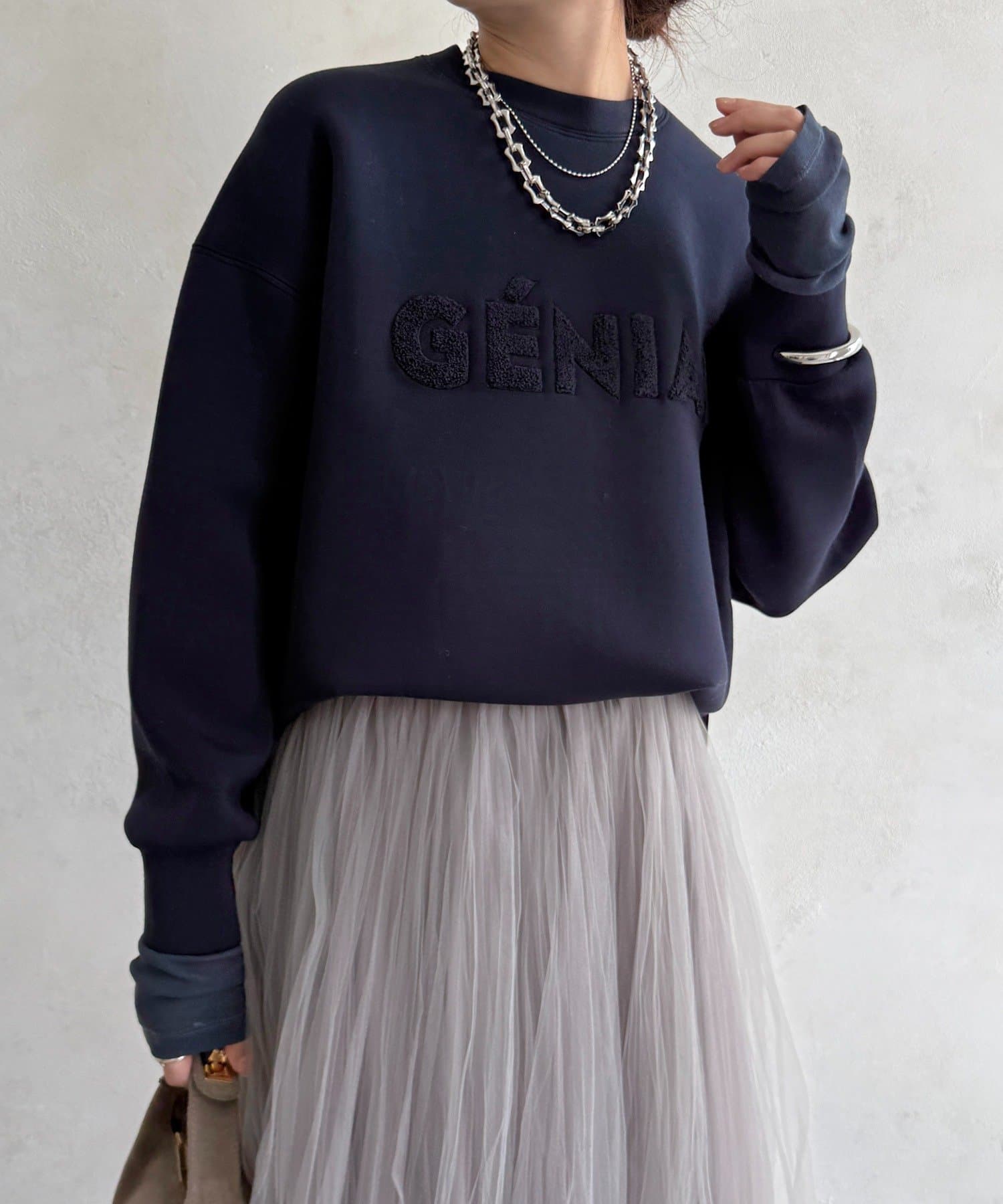 DOUDOU(ドゥドゥ) 【WEB限定】GENIALサガラ刺繍ロゴトップス