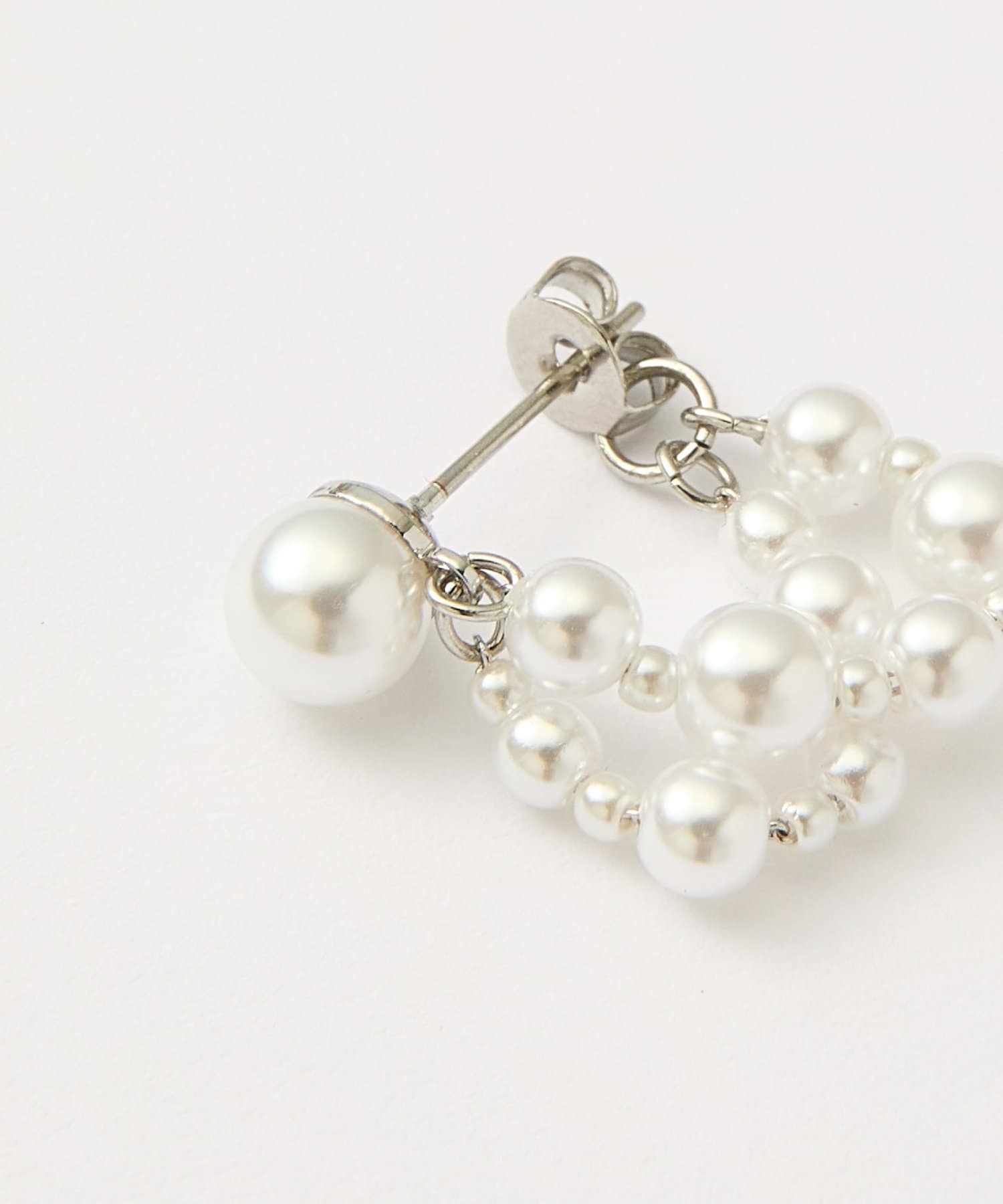 COLONY 2139(コロニー トゥーワンスリーナイン) カーブラインパールピアス