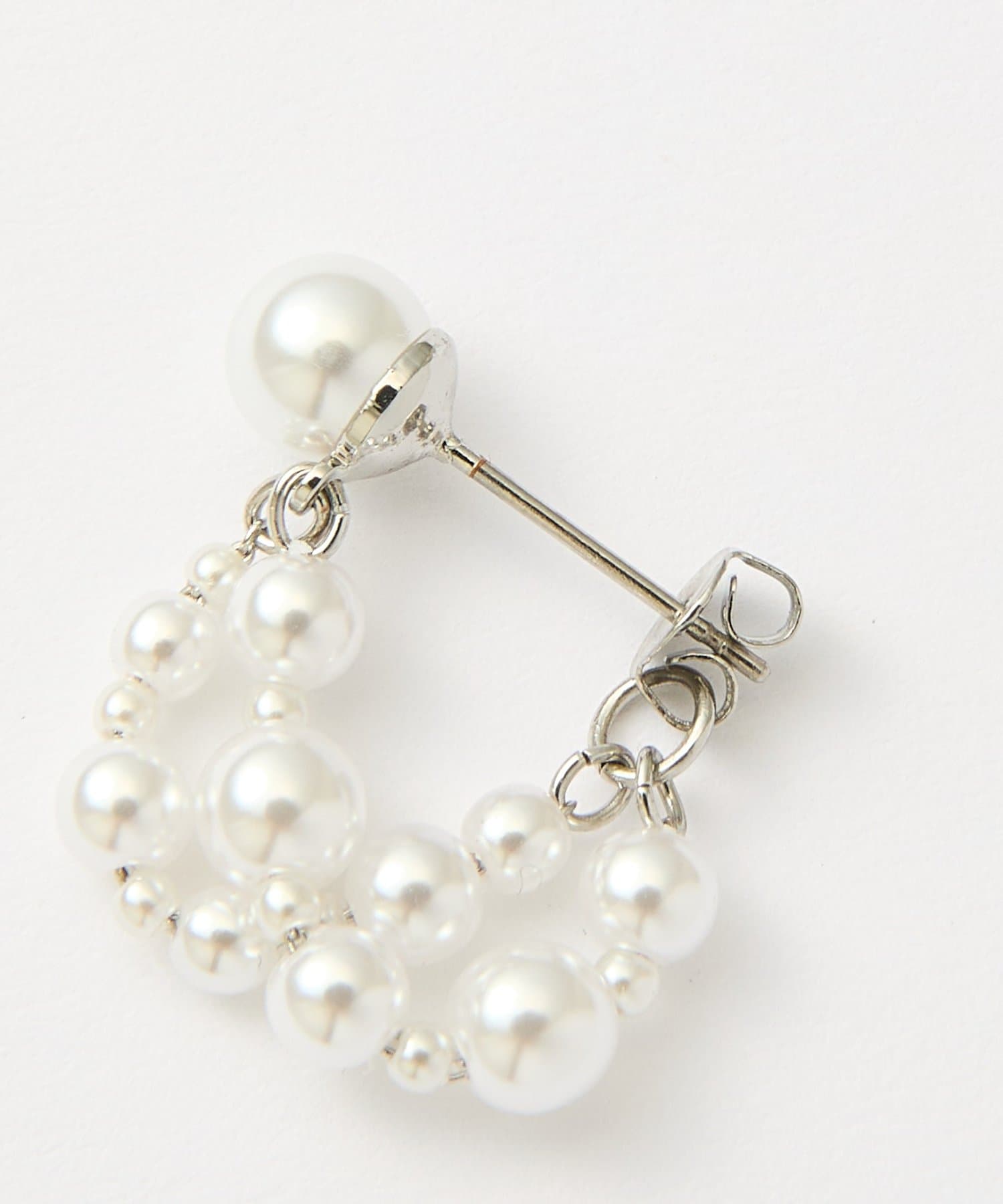 COLONY 2139(コロニー トゥーワンスリーナイン) カーブラインパールピアス