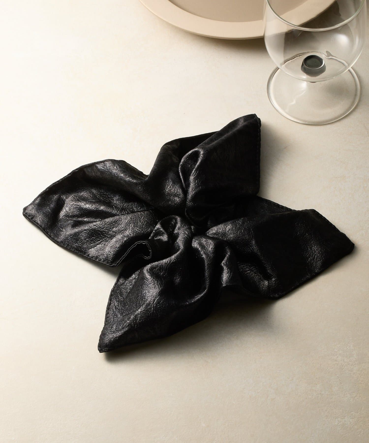 COLONY 2139(コロニー トゥーワンスリーナイン) フェイクレザースクエアシュシュ