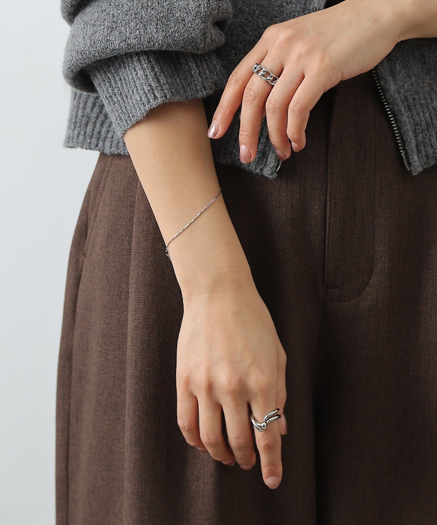 COLONY 2139(コロニー トゥーワンスリーナイン) チェーンブレスレット