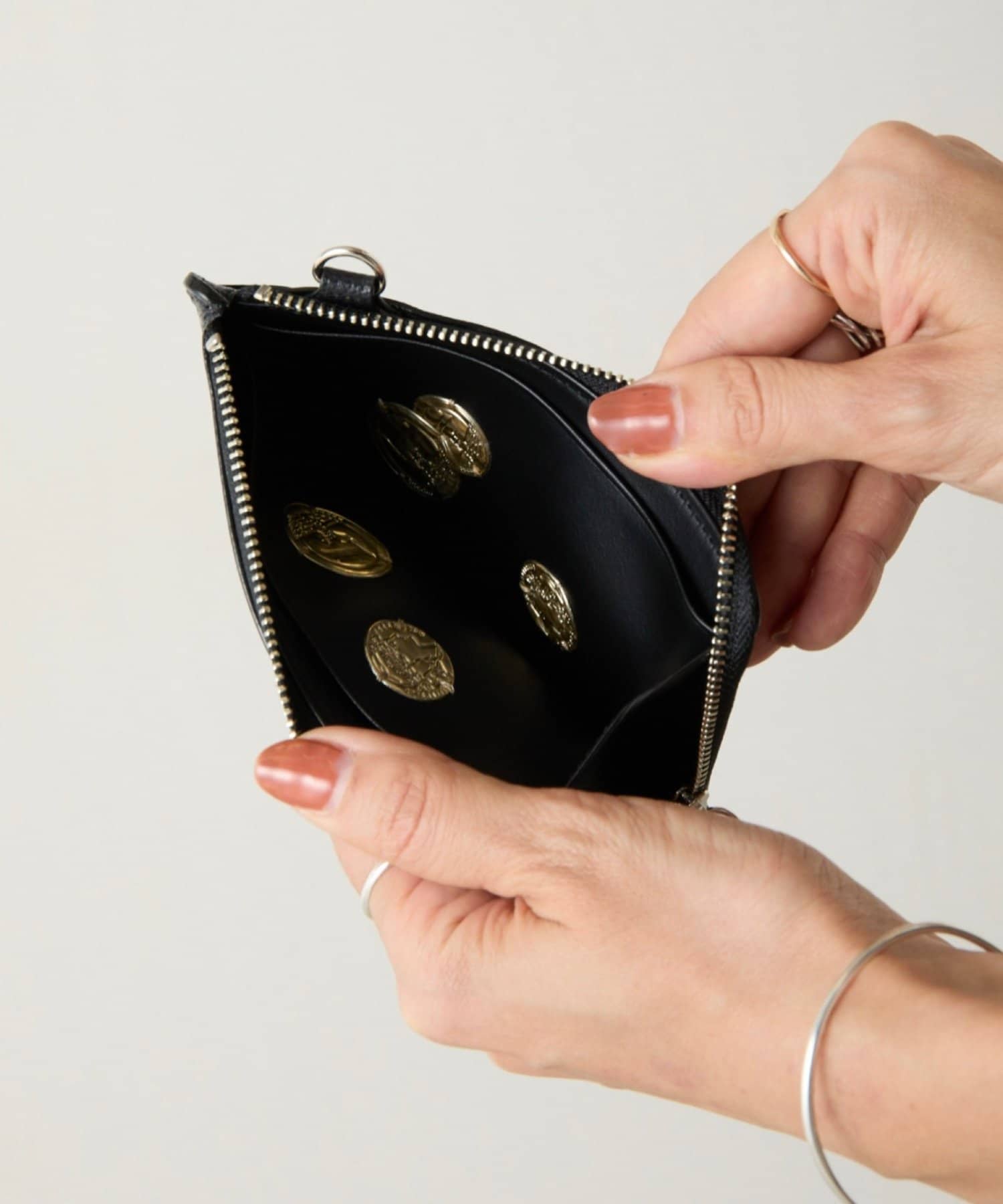 BEARDSLEY(ビアズリー) 《本革》フラグメントケース