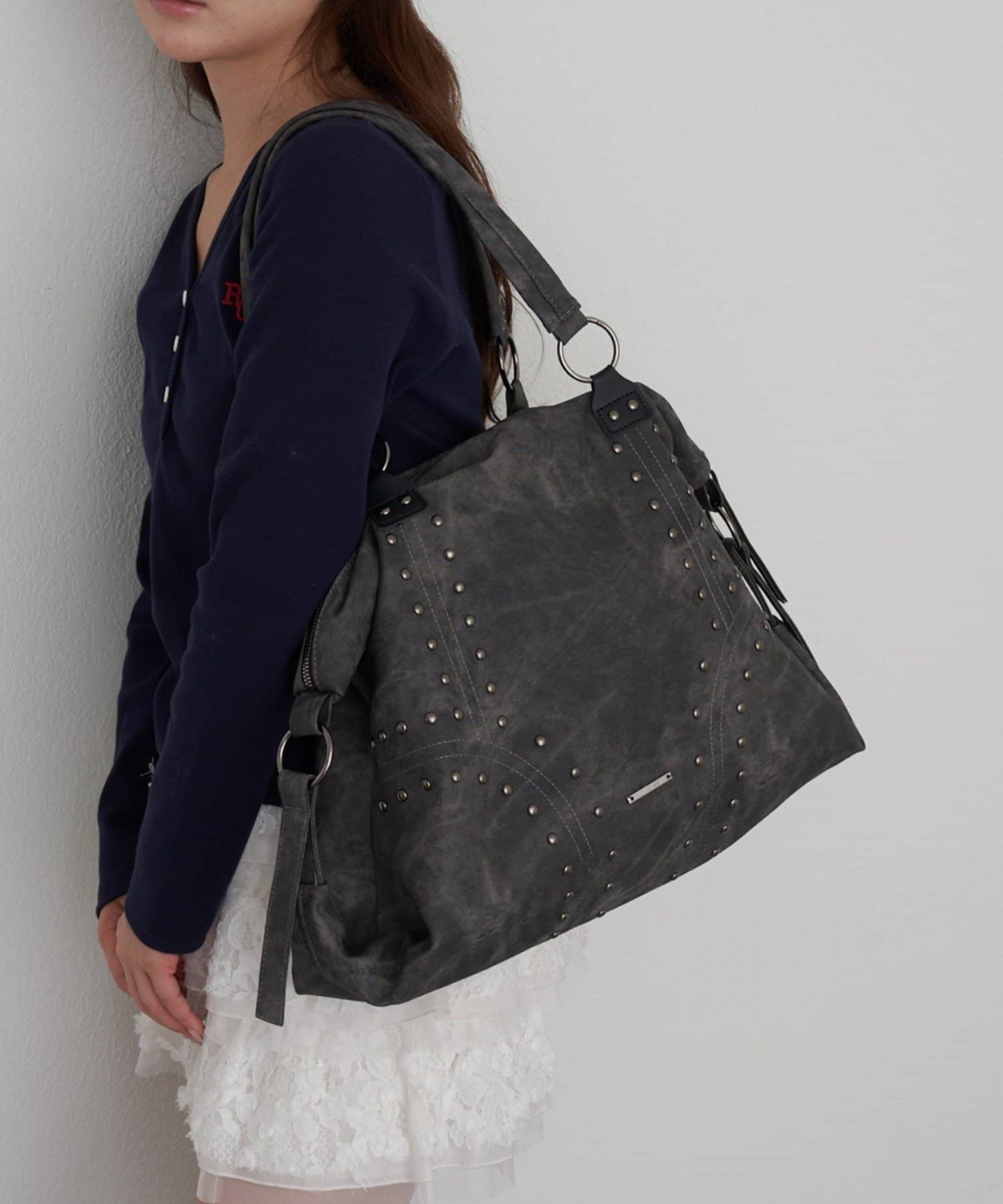 RAY CASSIN(レイカズン) スタッズ付トートバッグ