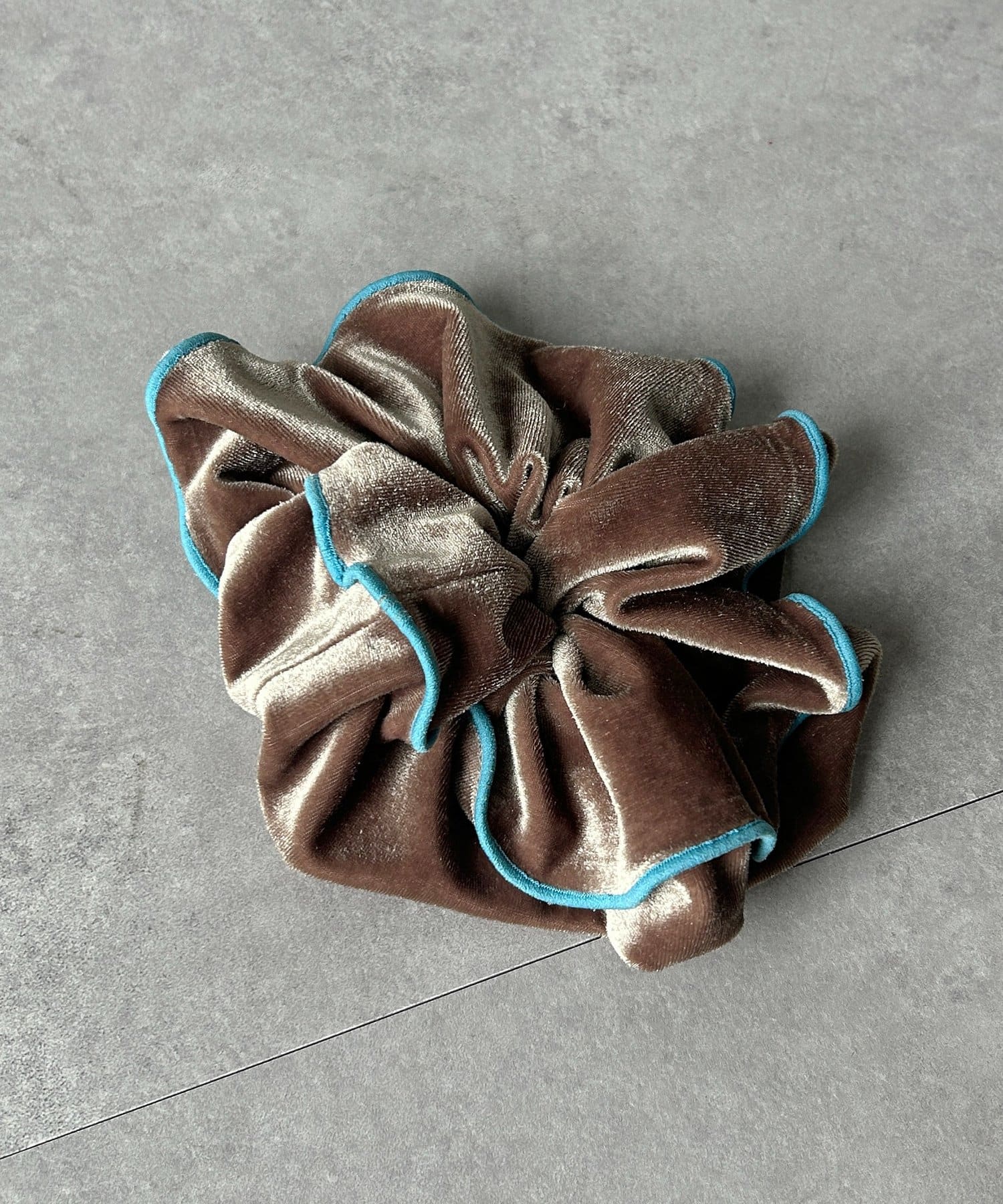 CPCM(シーピーシーエム) ベロアメローシュシュ